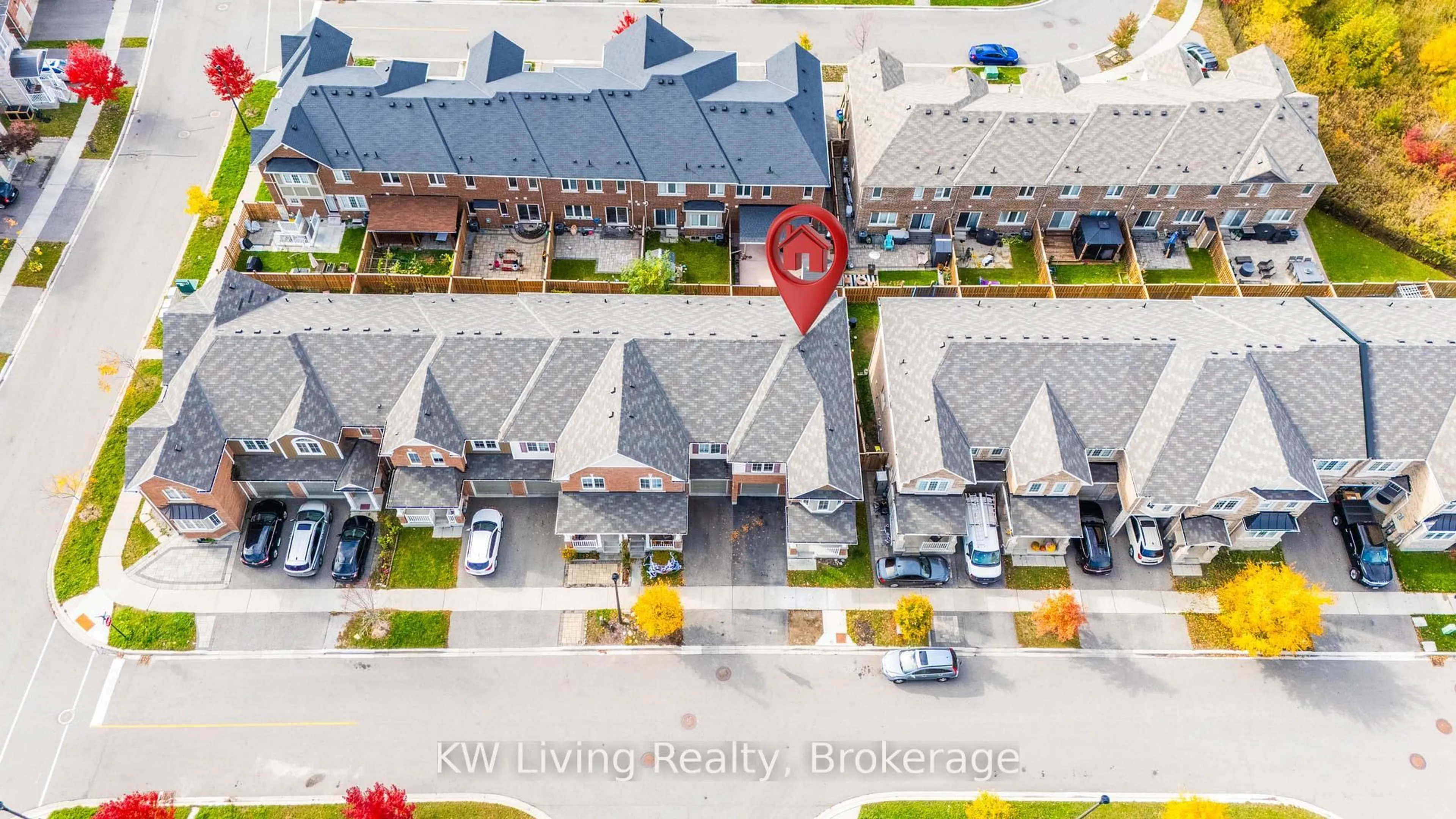 A pic from outside/outdoor area/front of a property/back of a property/a pic from drone, street for 1010 Reflection Pl, Pickering Ontario L1X 0E9