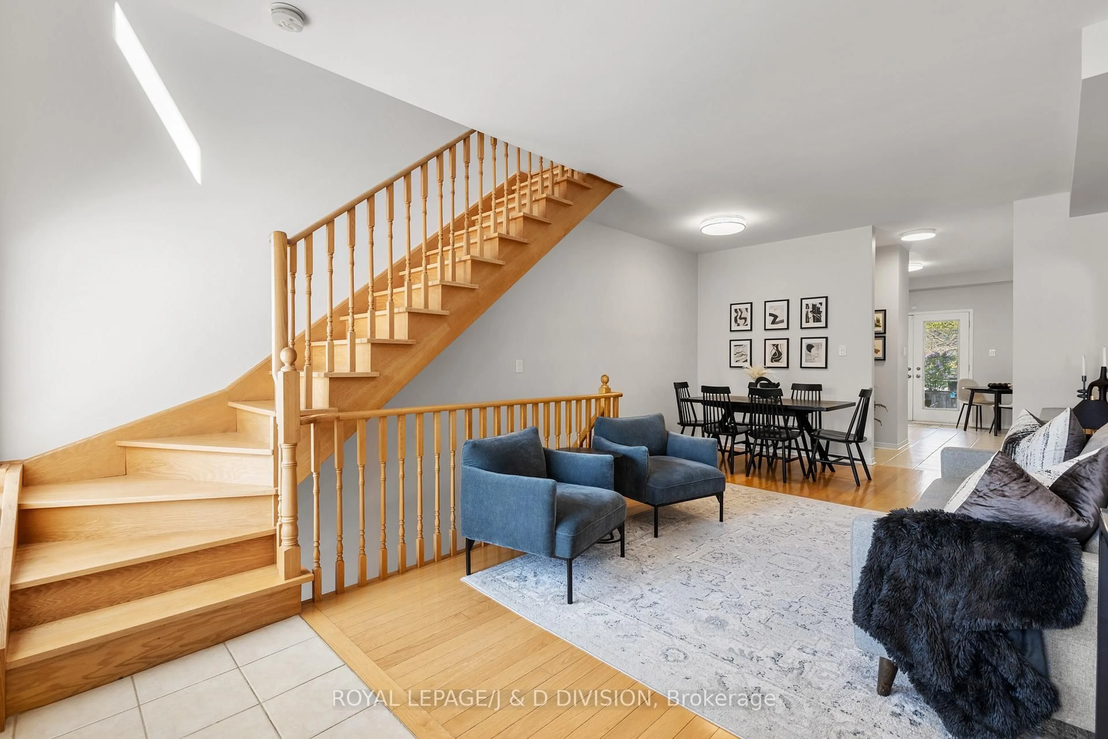 Unknown for 446 Sammon Ave, Toronto Ontario M4J 2B2