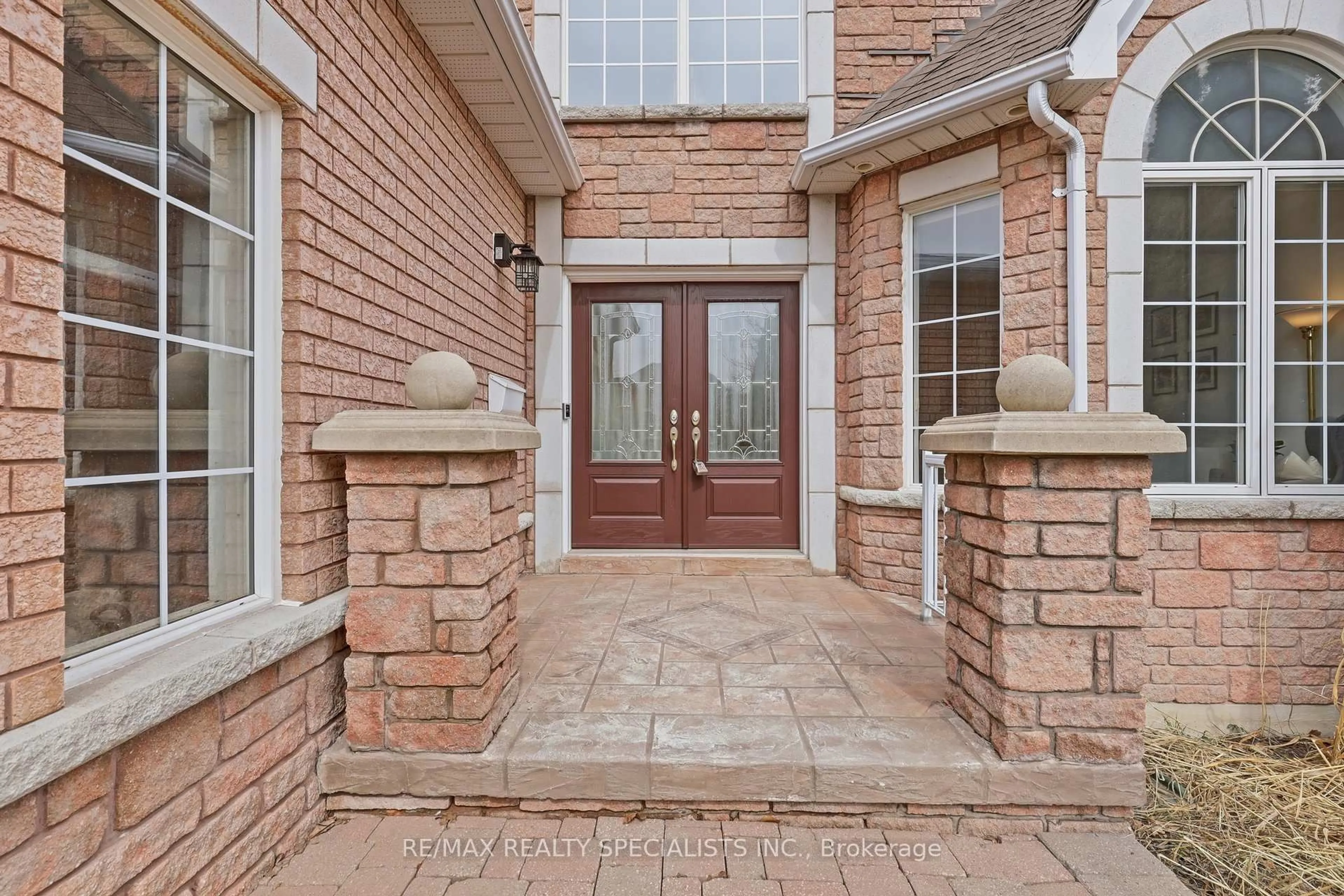Unknown for 570 Blackwood Blvd, Oshawa Ontario L1K 2N6