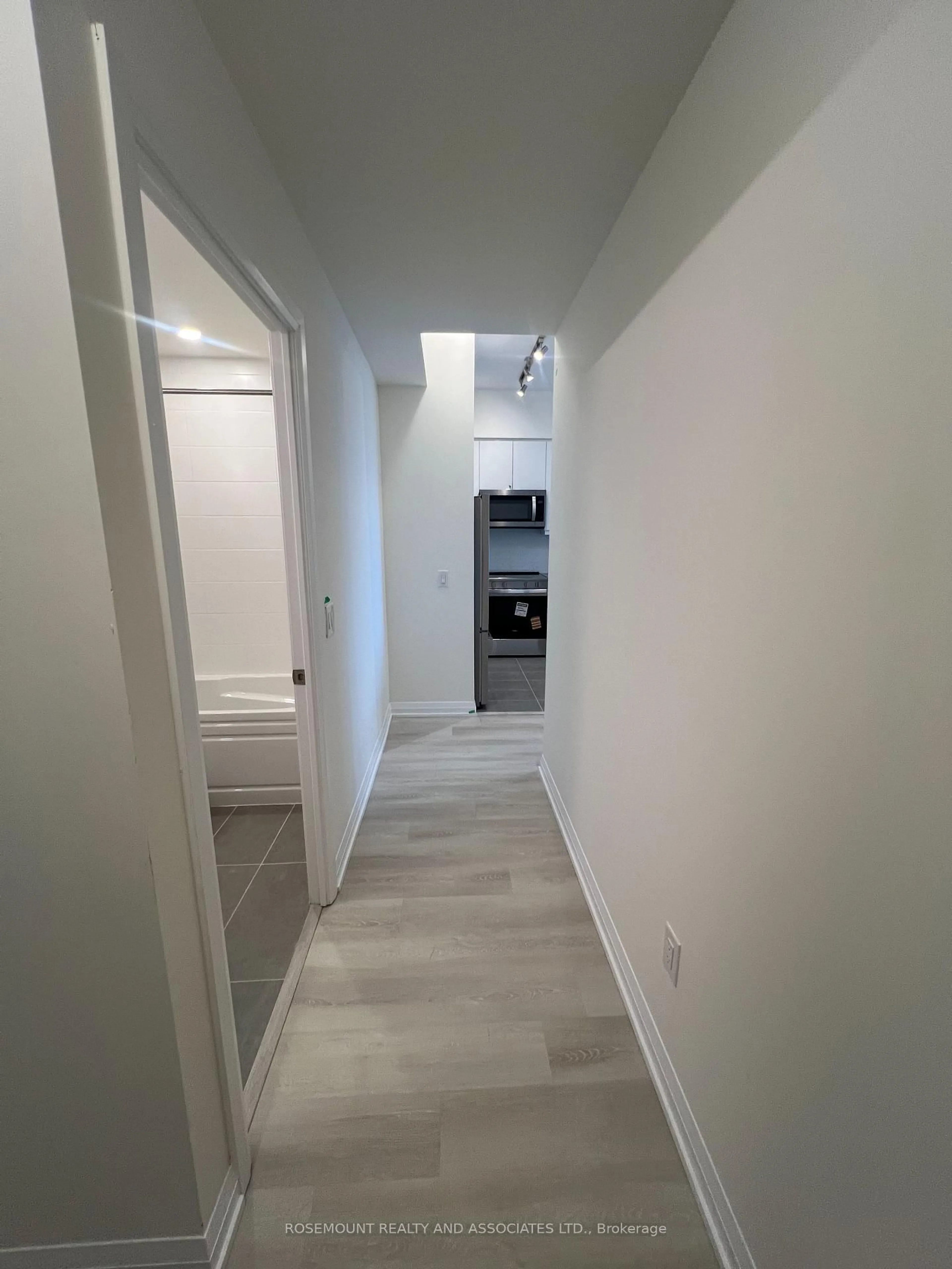 A pic of a room for 3260 Sheppard Ave #1004, Toronto Ontario M1T 0B3