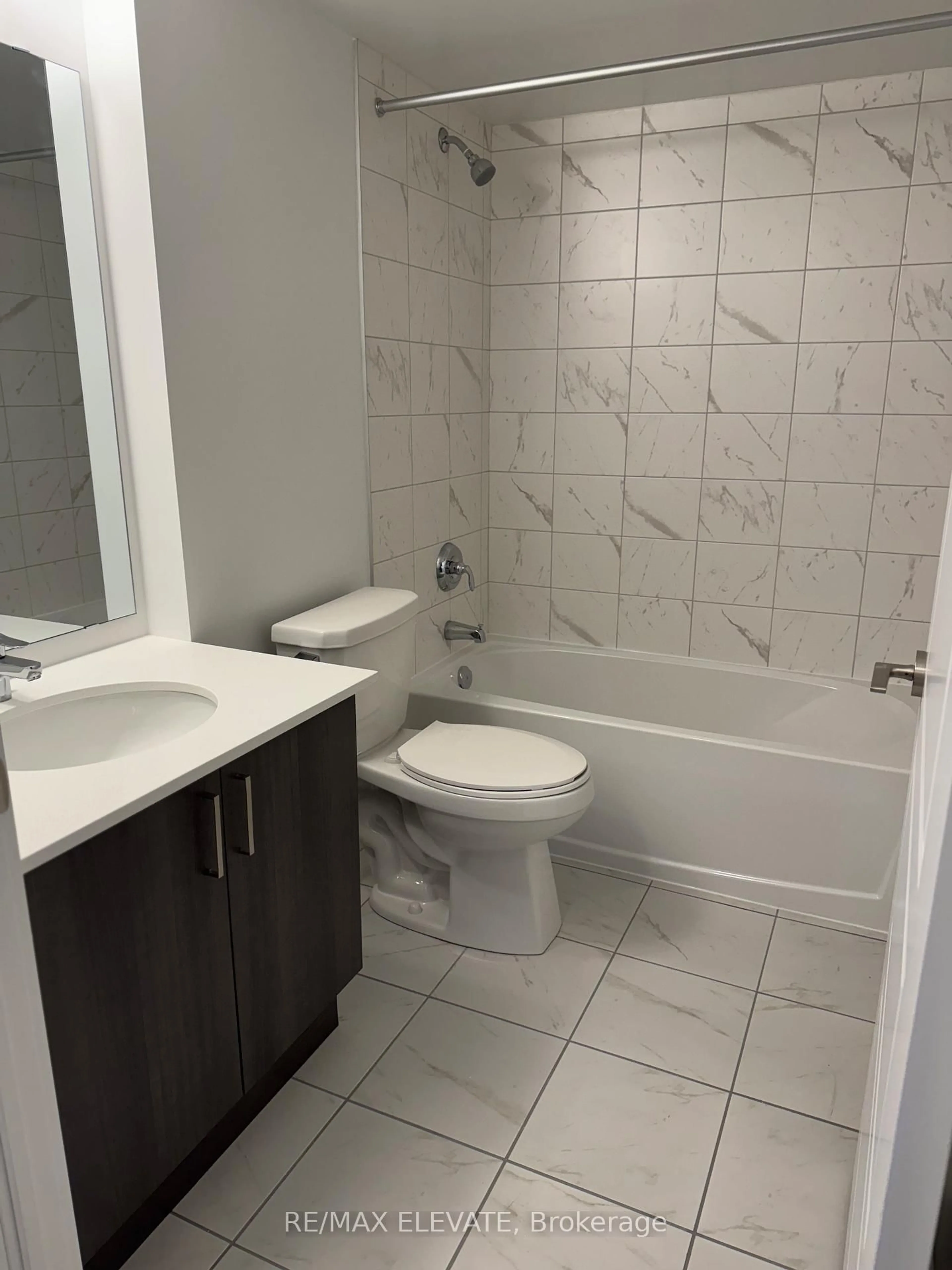 Standard bathroom, unknown for 1435 Celebration Dr #1910, Pickering Ontario L1W 0C4