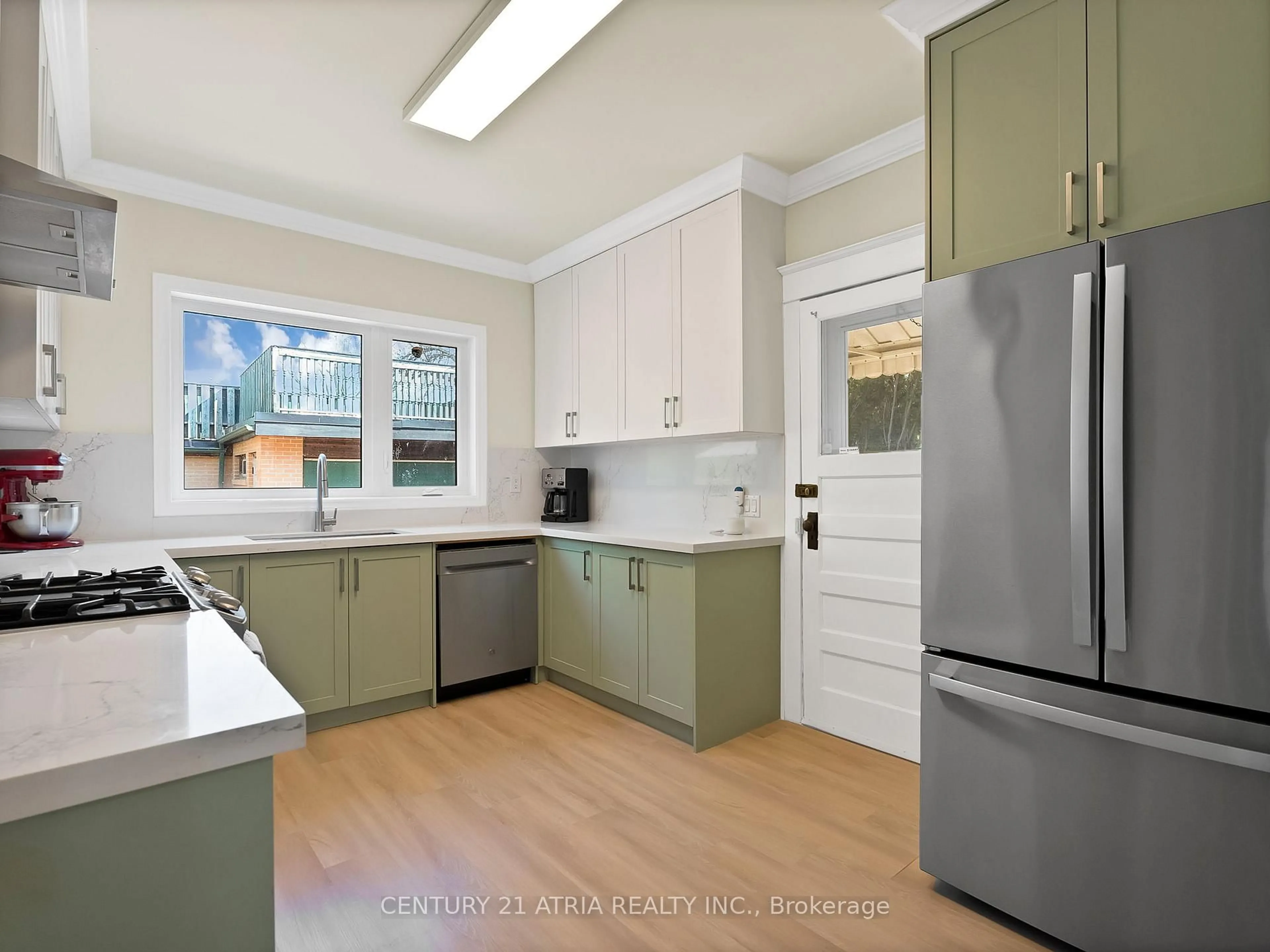 Open concept kitchen, unknown for 32 Rosevear Ave, Toronto Ontario M4C 1Z3