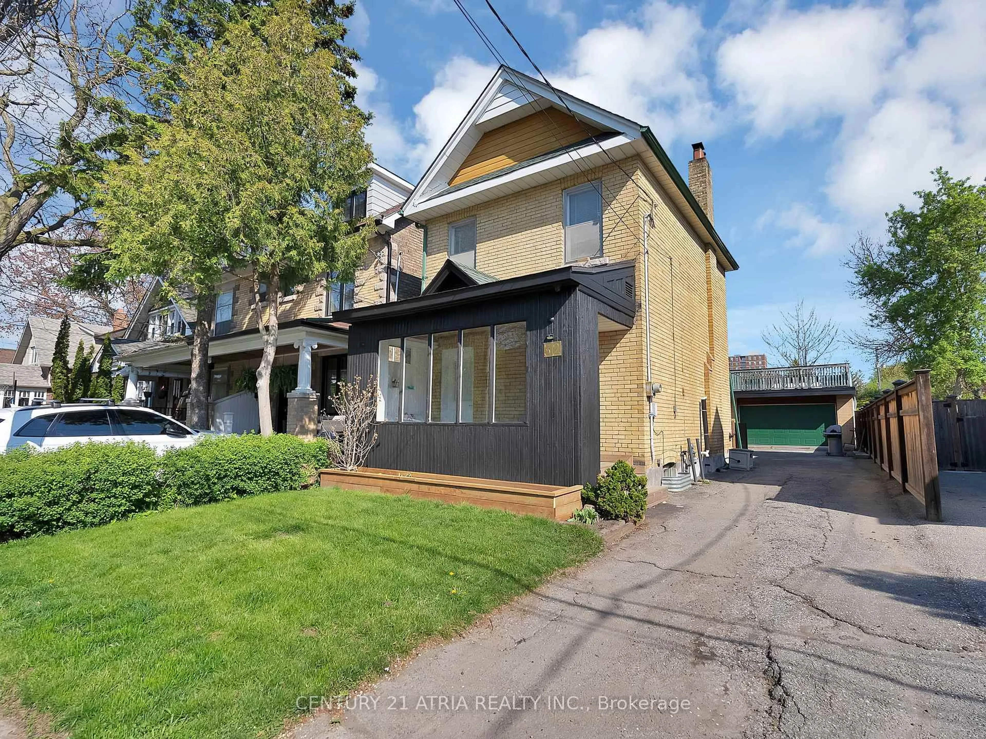 Unknown for 32 Rosevear Ave, Toronto Ontario M4C 1Z3