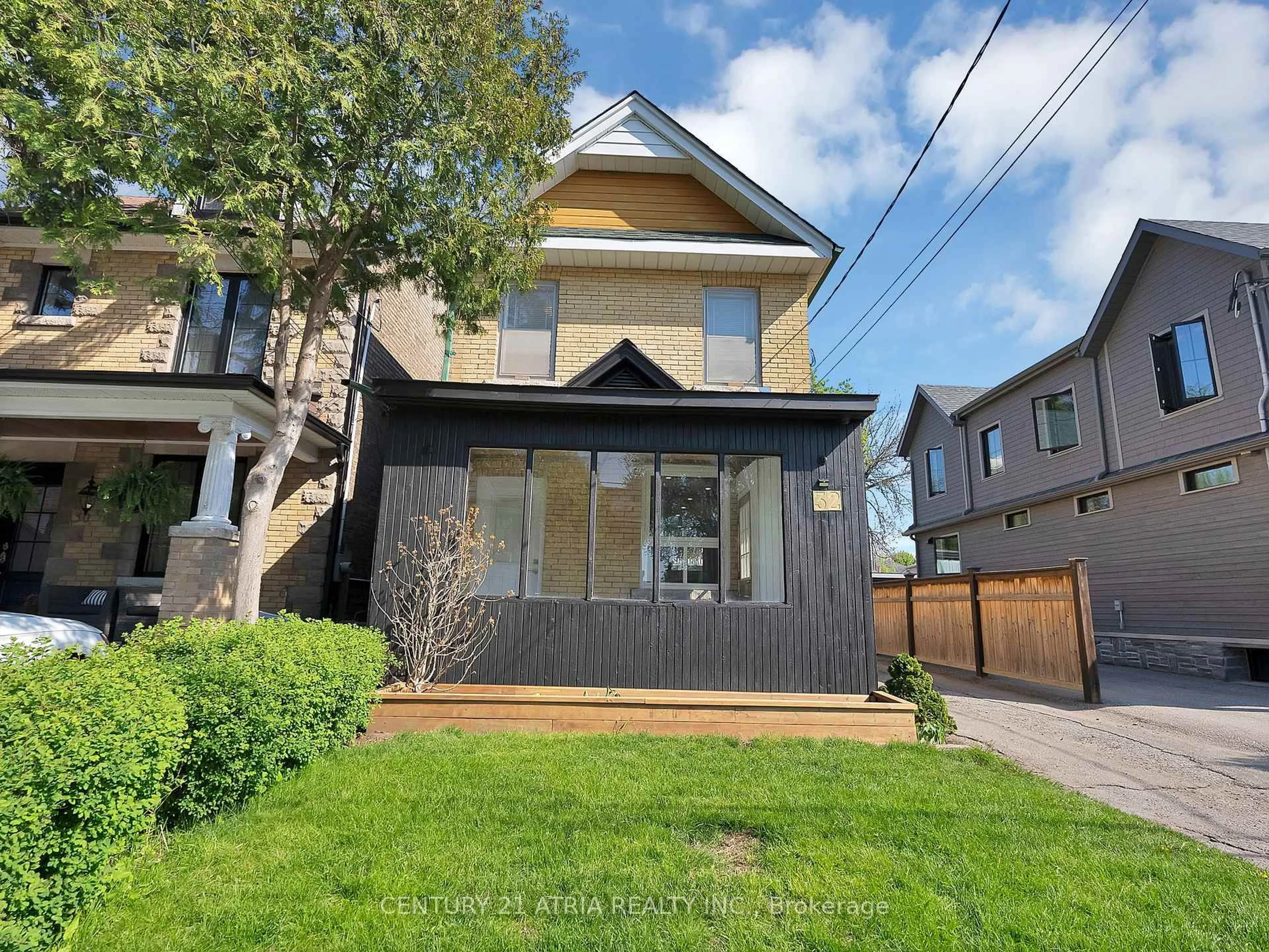 Home with vinyl exterior material, street for 32 Rosevear Ave, Toronto Ontario M4C 1Z3