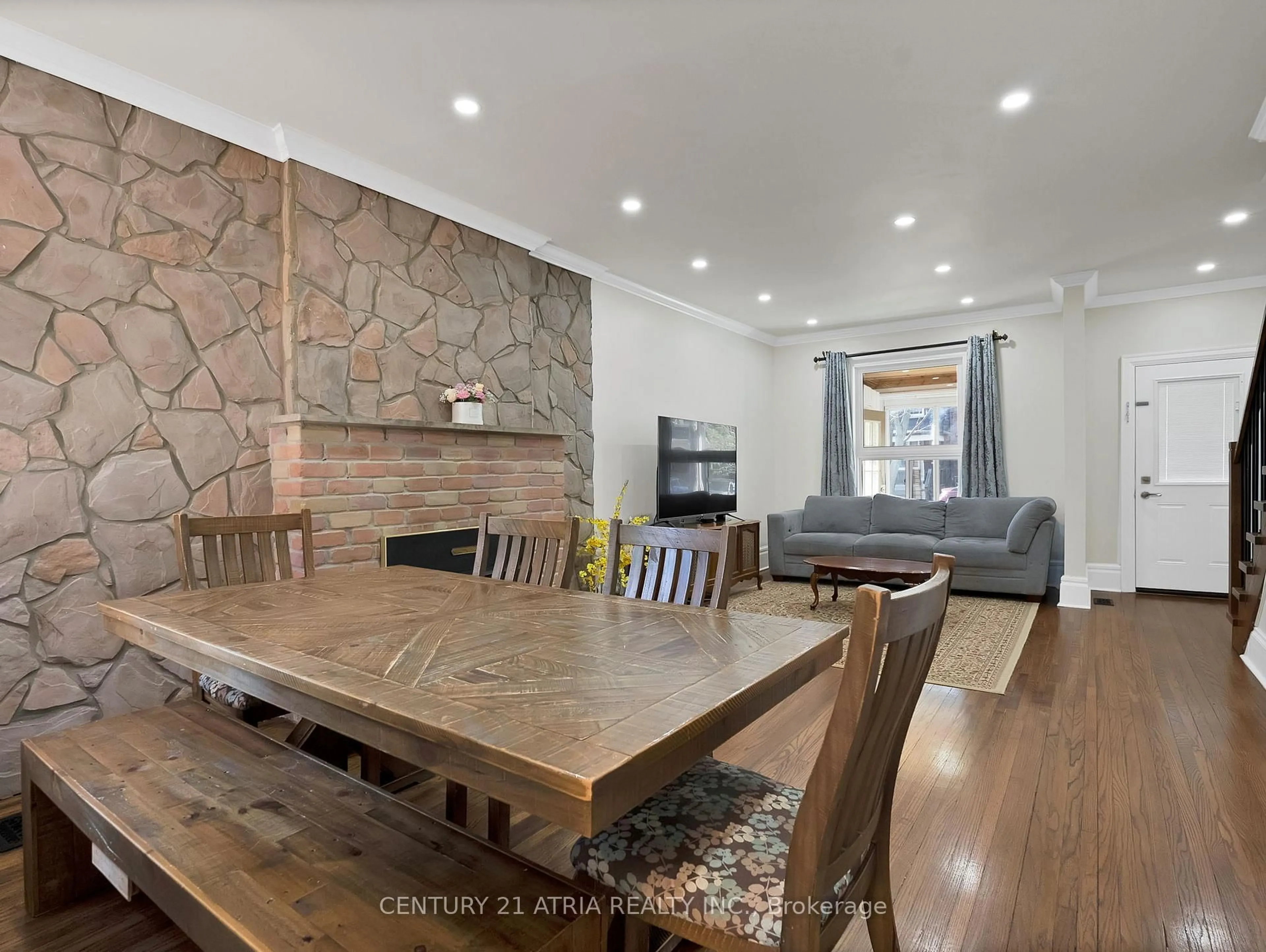 Unknown for 32 Rosevear Ave, Toronto Ontario M4C 1Z3