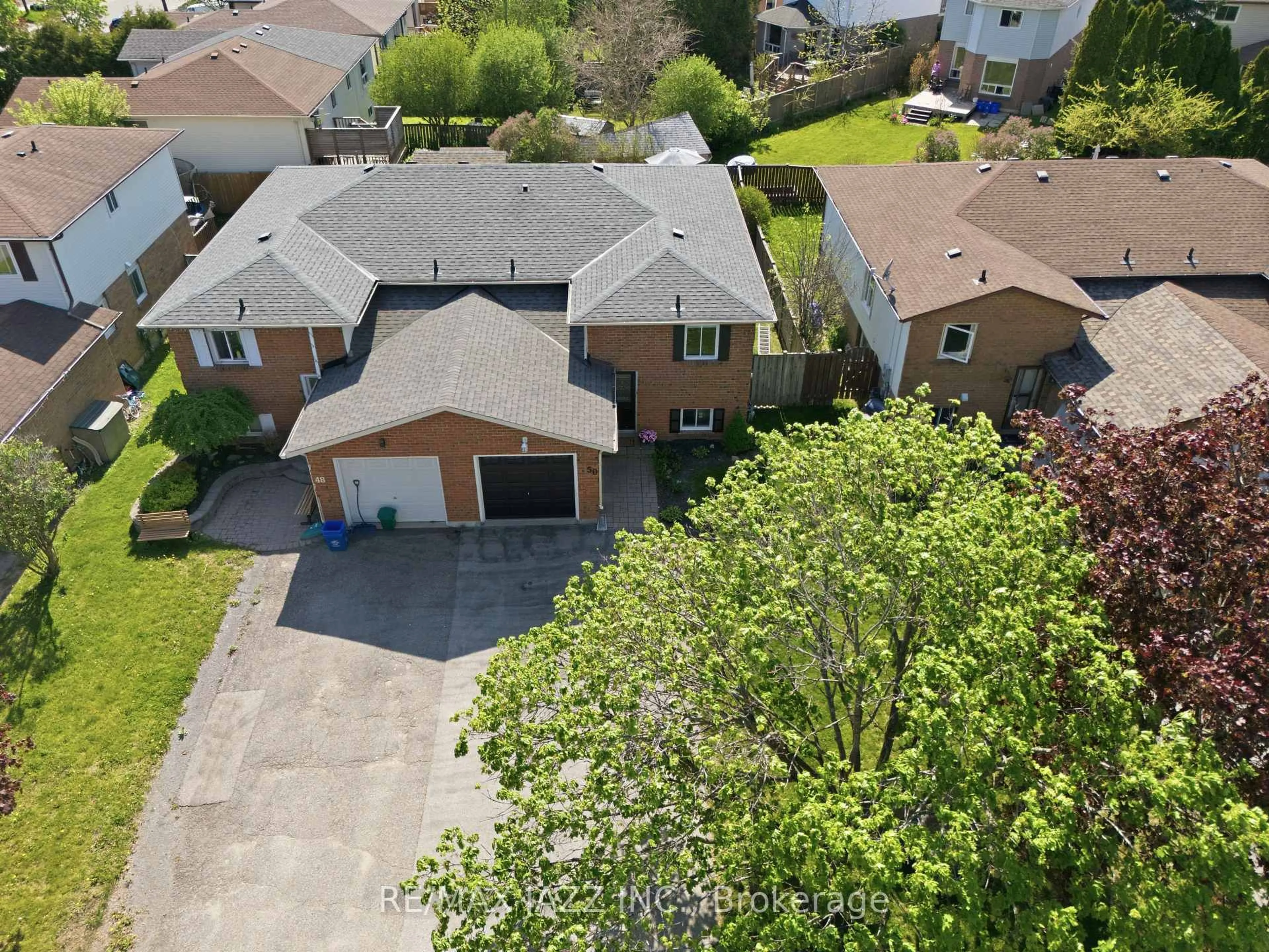 A pic from outside/outdoor area/front of a property/back of a property/a pic from drone, street for 50 Hartsfield Dr, Clarington Ontario L1E 1L8