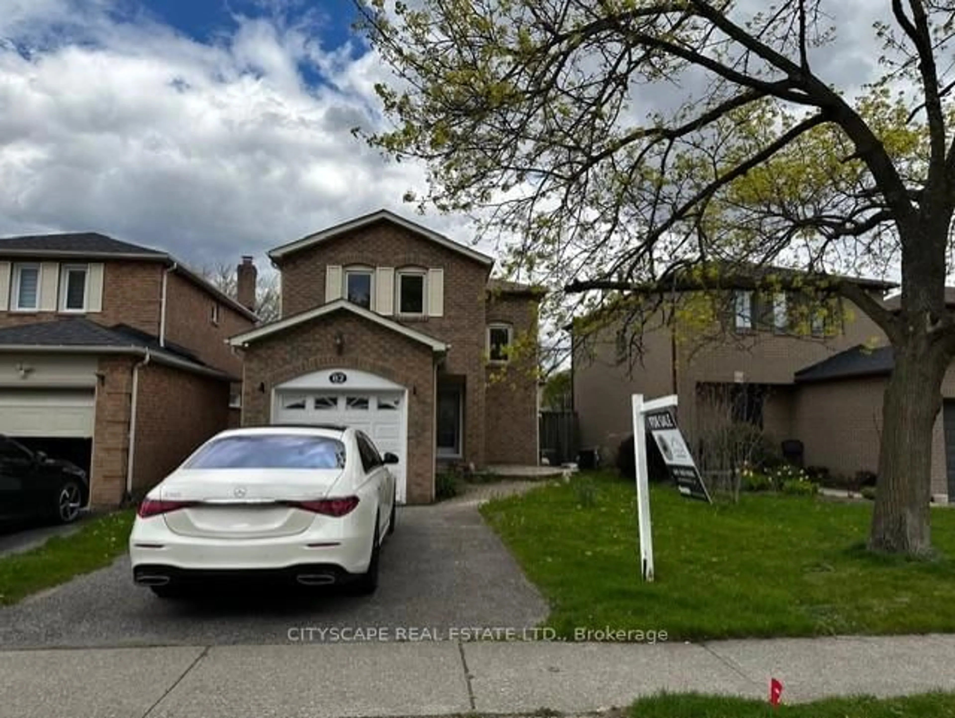 Unknown for 82 Chatfield Dr, Ajax Ontario L1T 2J9