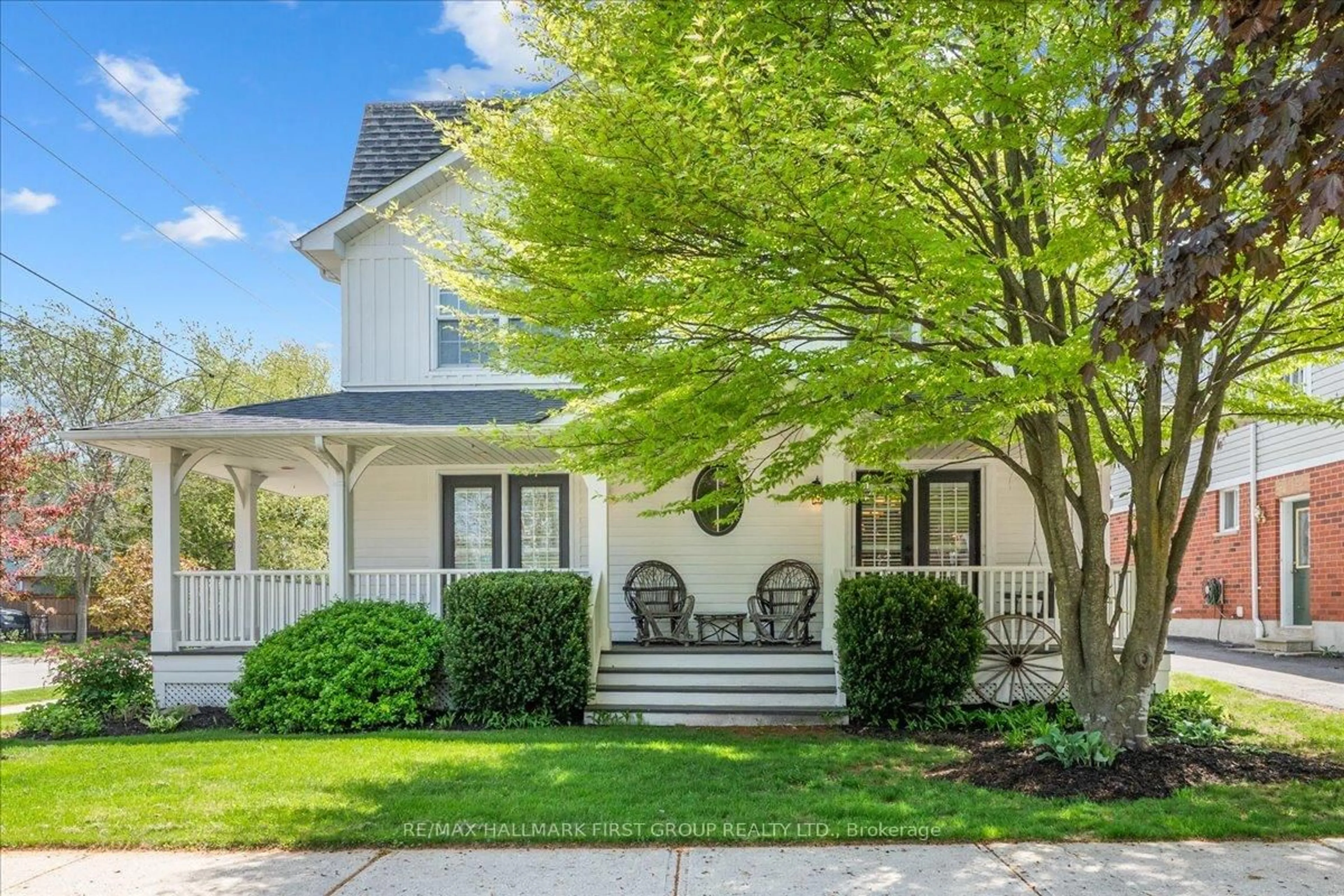 Home with vinyl exterior material, street for 1870 Woodview Ave, Pickering Ontario L1V 1L6