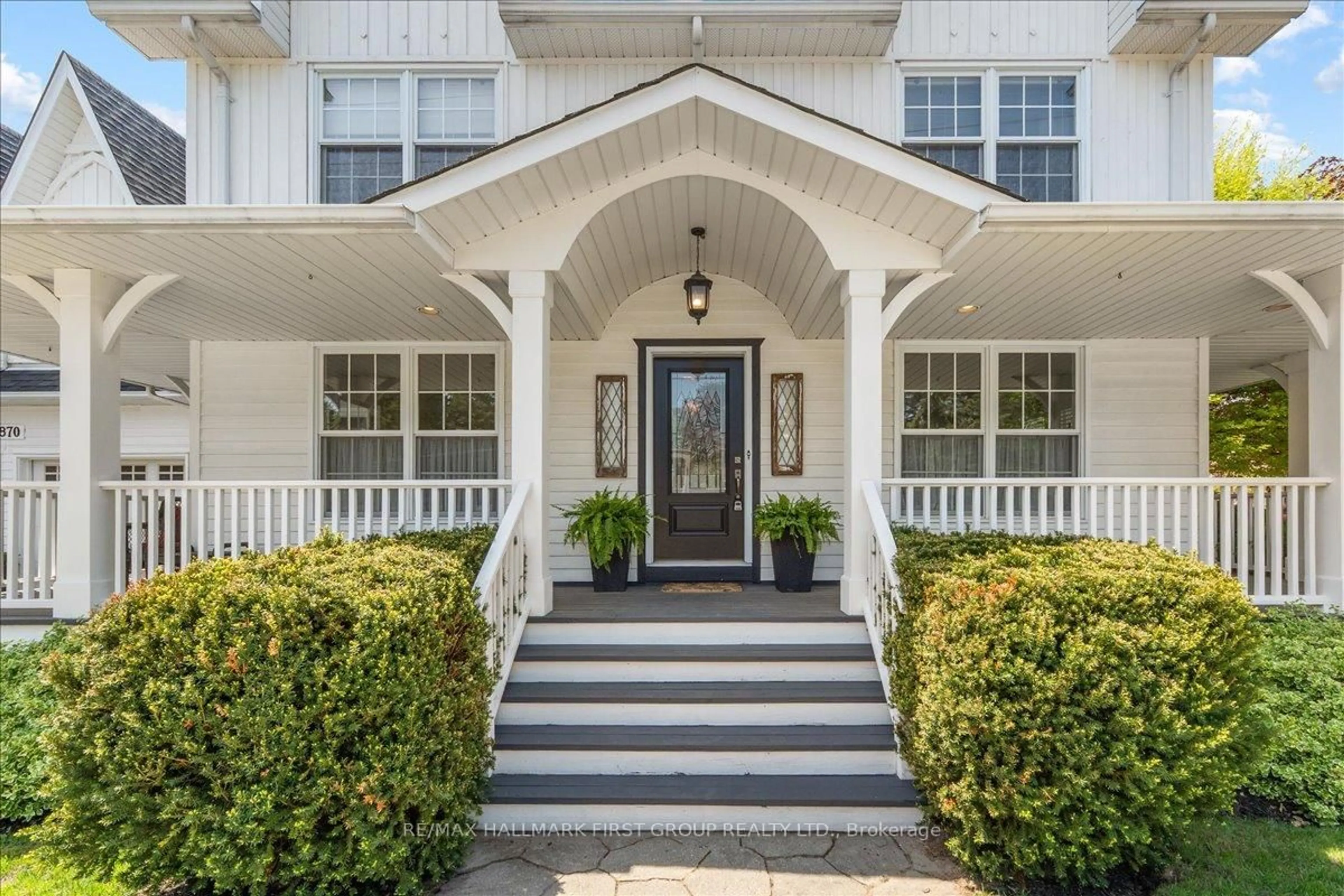 Indoor entryway for 1870 Woodview Ave, Pickering Ontario L1V 1L6