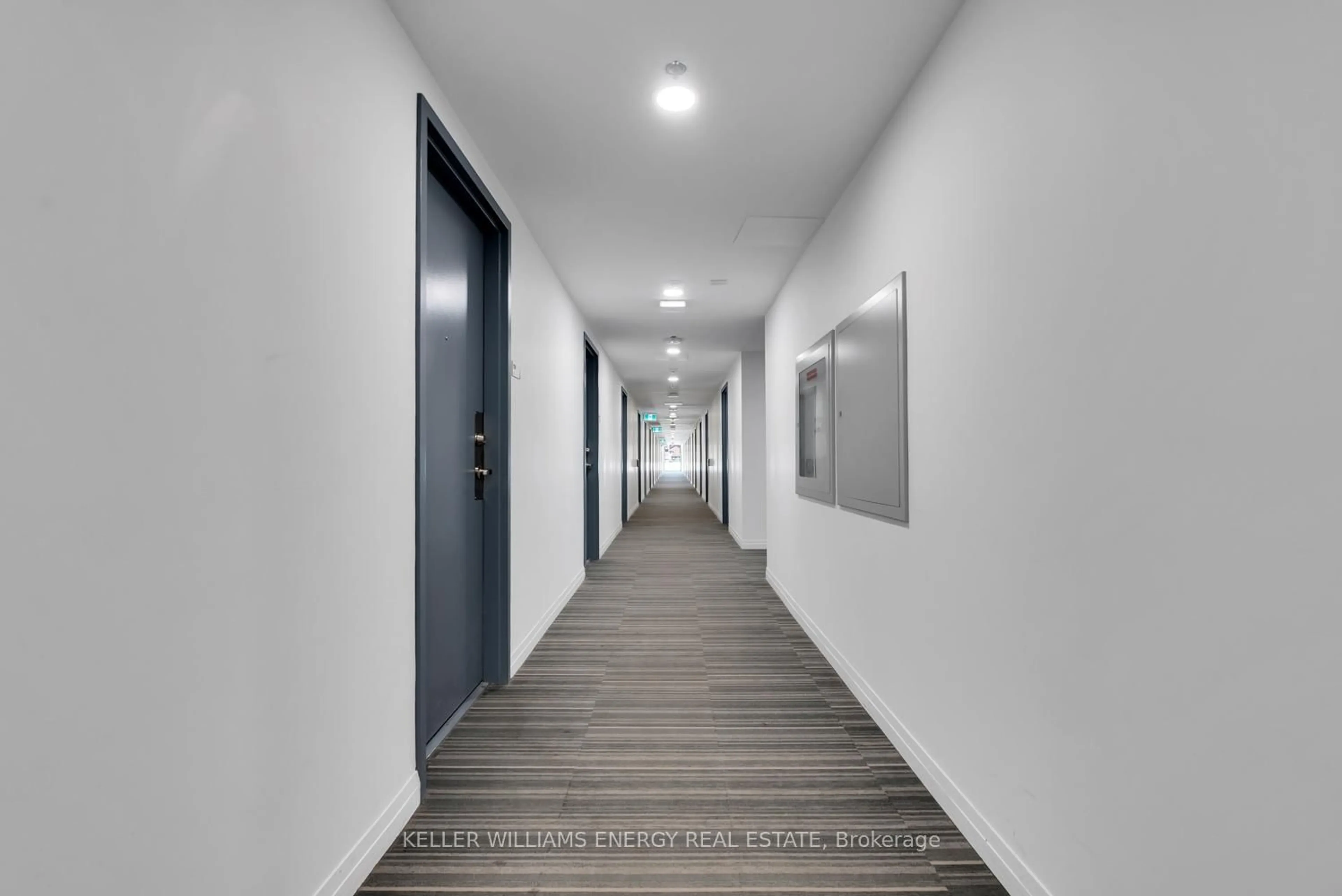Indoor foyer for 1900 Simcoe St #217, Oshawa Ontario L1G 4Y3