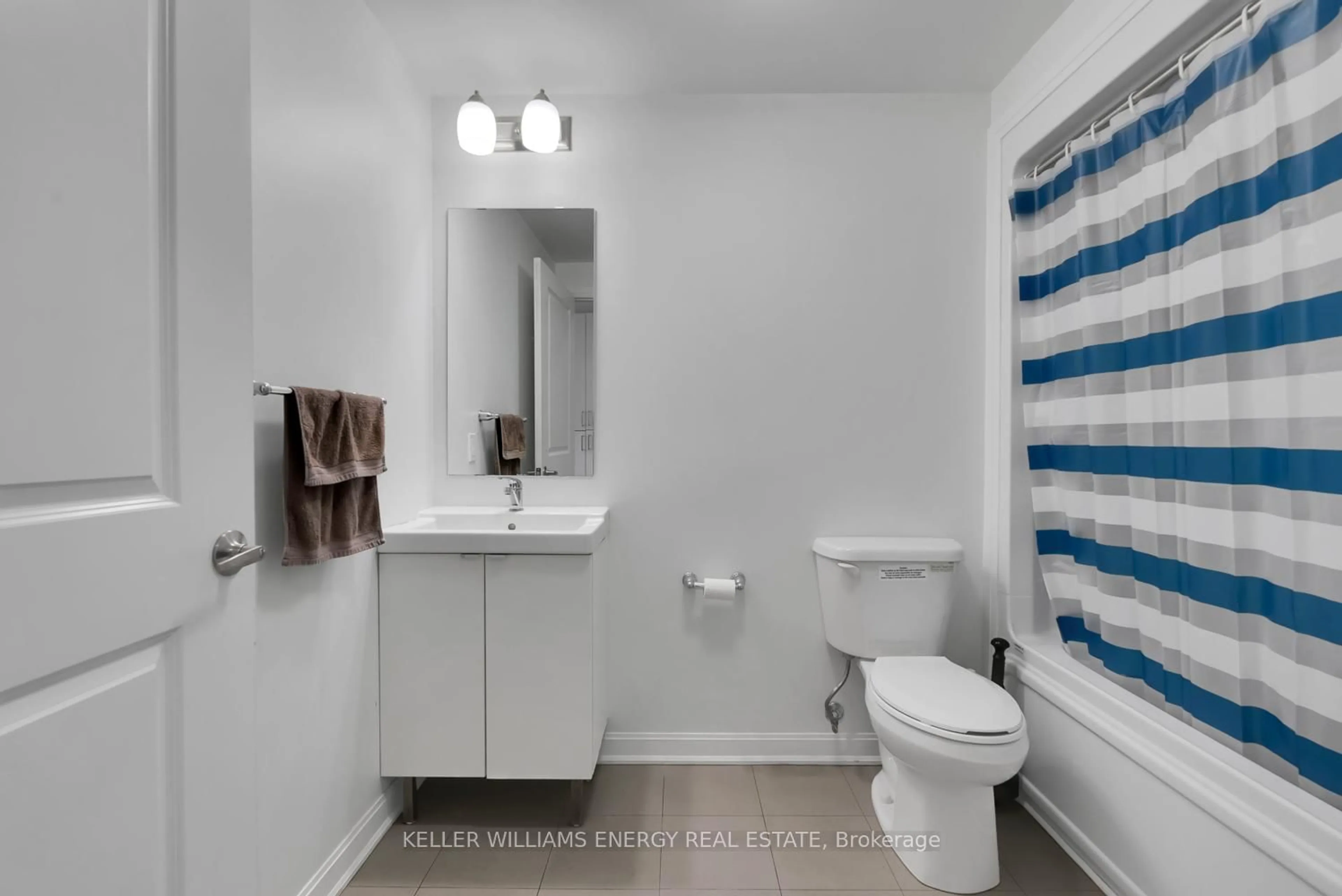 Standard bathroom, ceramic/tile floor for 1900 Simcoe St #217, Oshawa Ontario L1G 4Y3