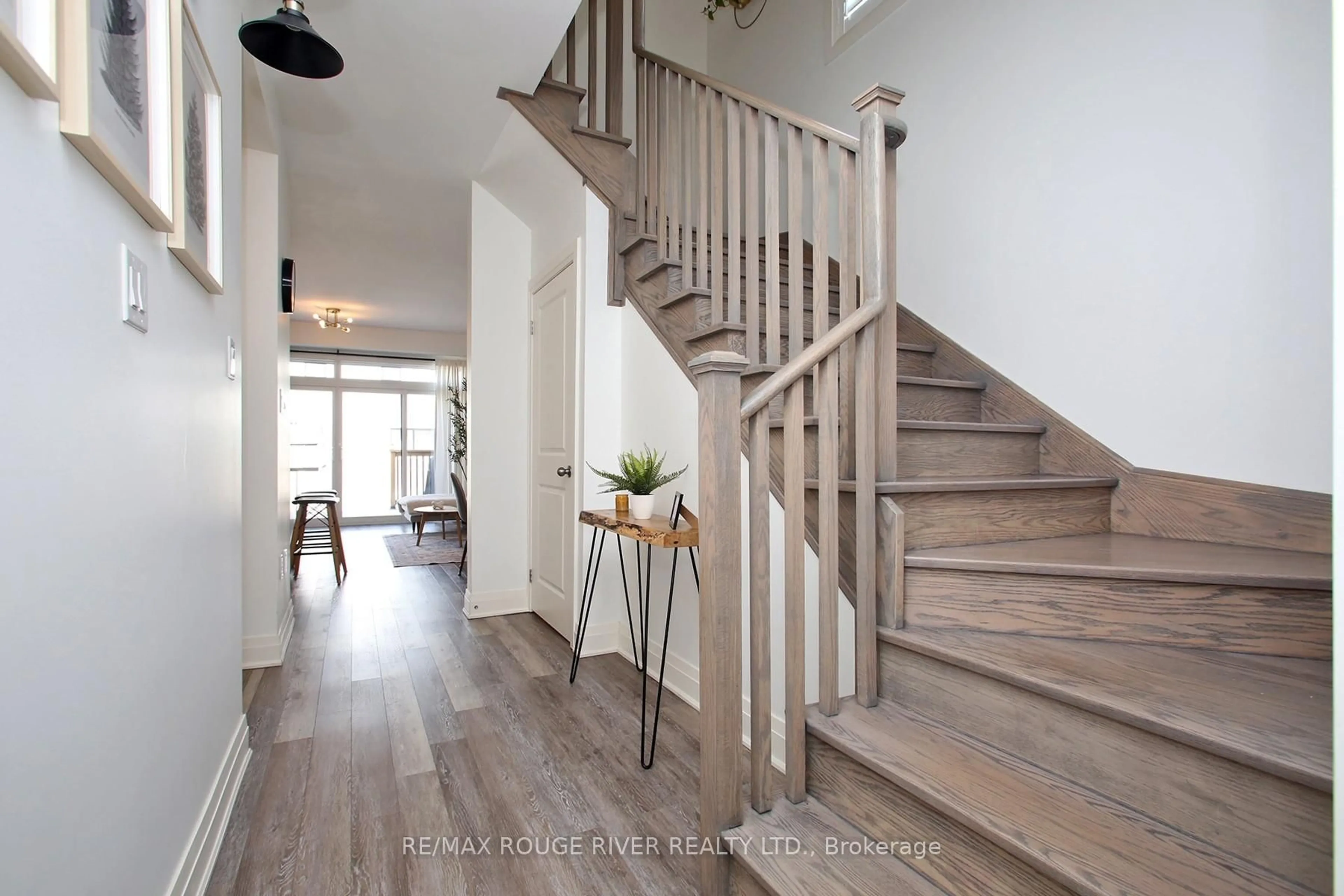Indoor entryway for 55 Crows Nest Lane, Clarington Ontario L1C 4A9