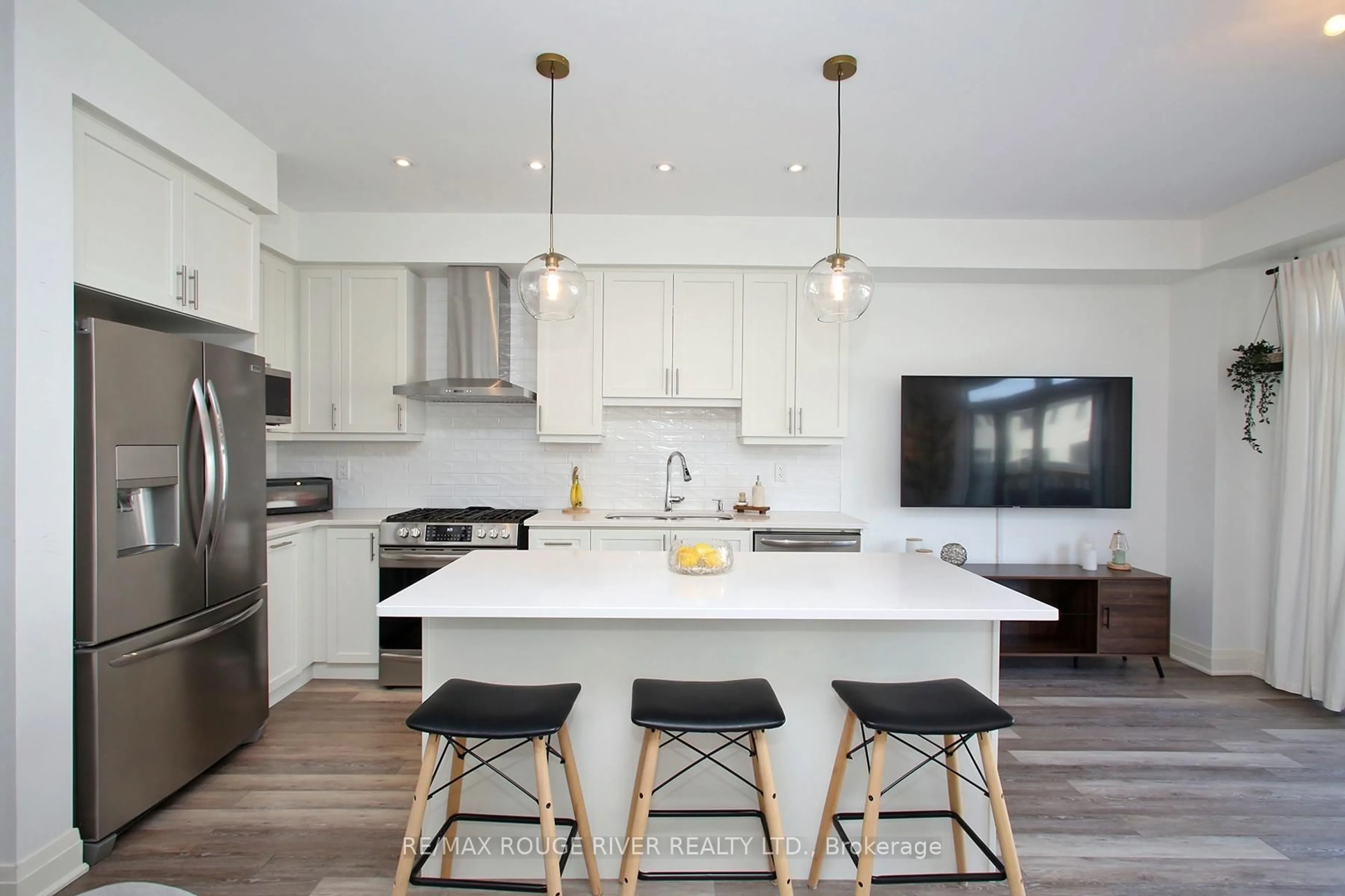 Open concept kitchen, unknown for 55 Crows Nest Lane, Clarington Ontario L1C 4A9