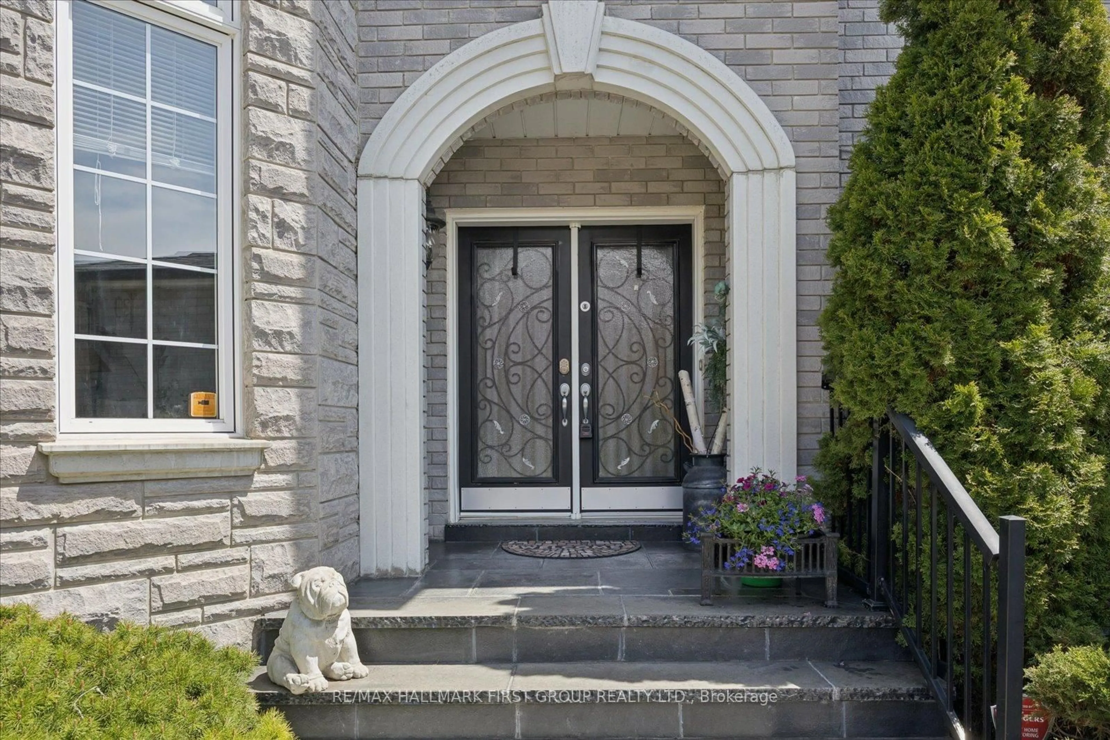 Indoor entryway for 1779 WOODVIEW Ave, Pickering Ontario L1V 1L3