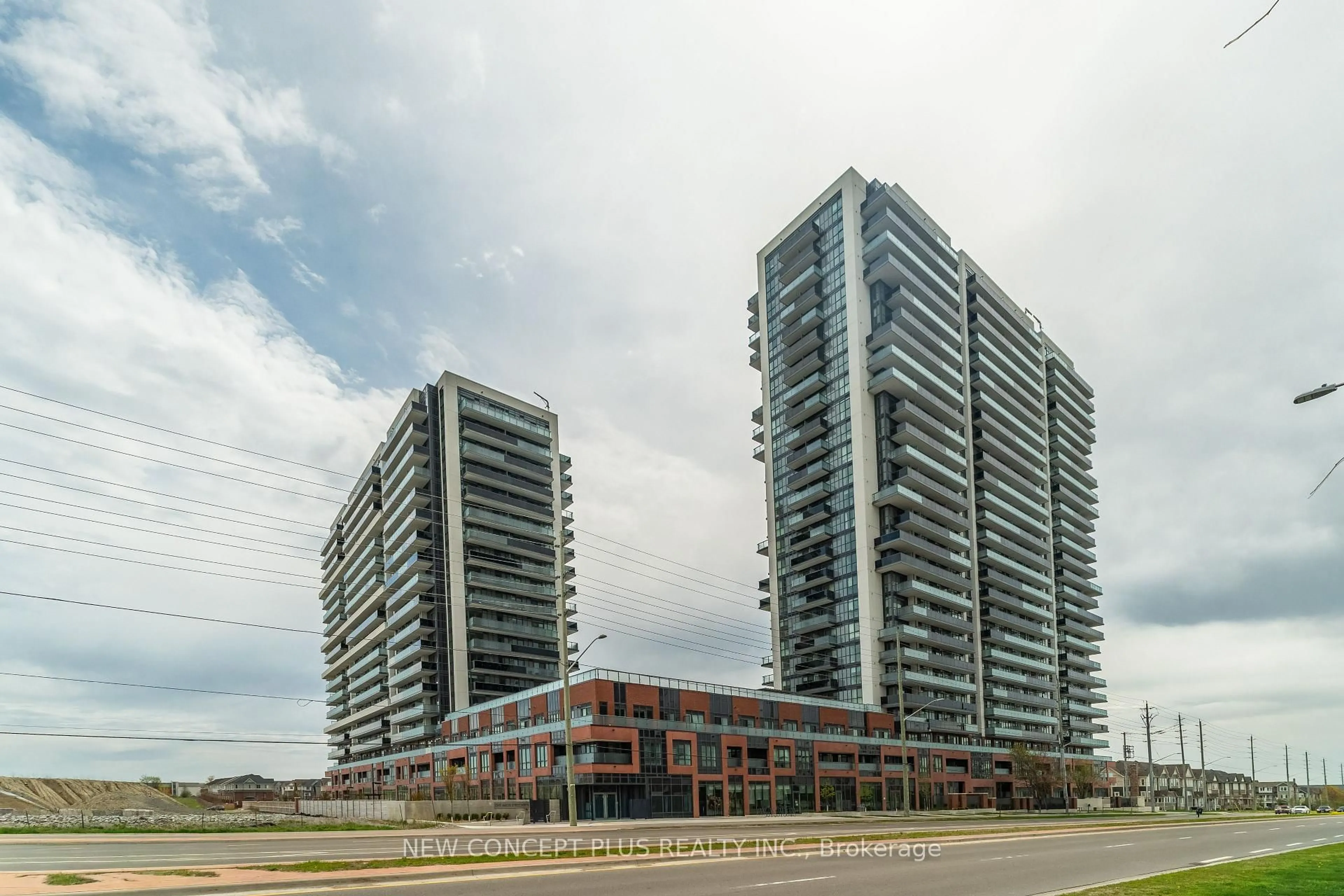 Indoor foyer for 2545 Simcoe St #835, Oshawa Ontario L1L 0W3