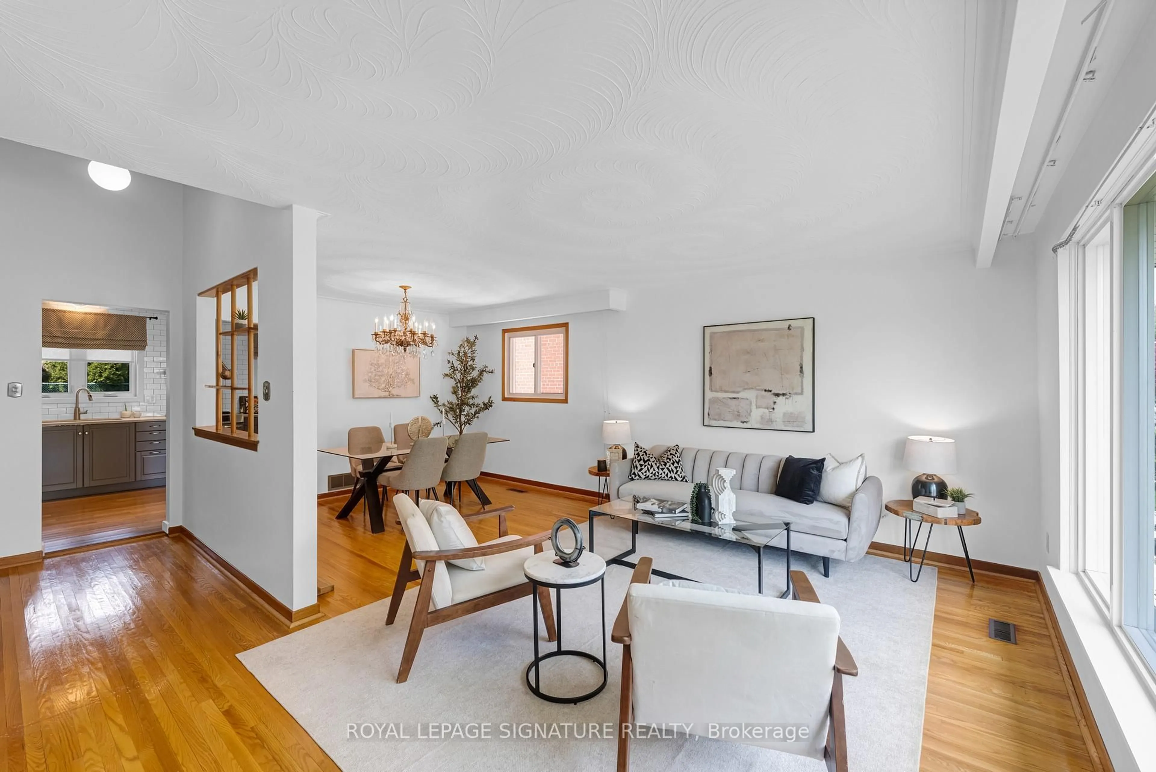 Living room with furniture, unknown for 6 Munford Cres, Toronto Ontario M4B 1C1