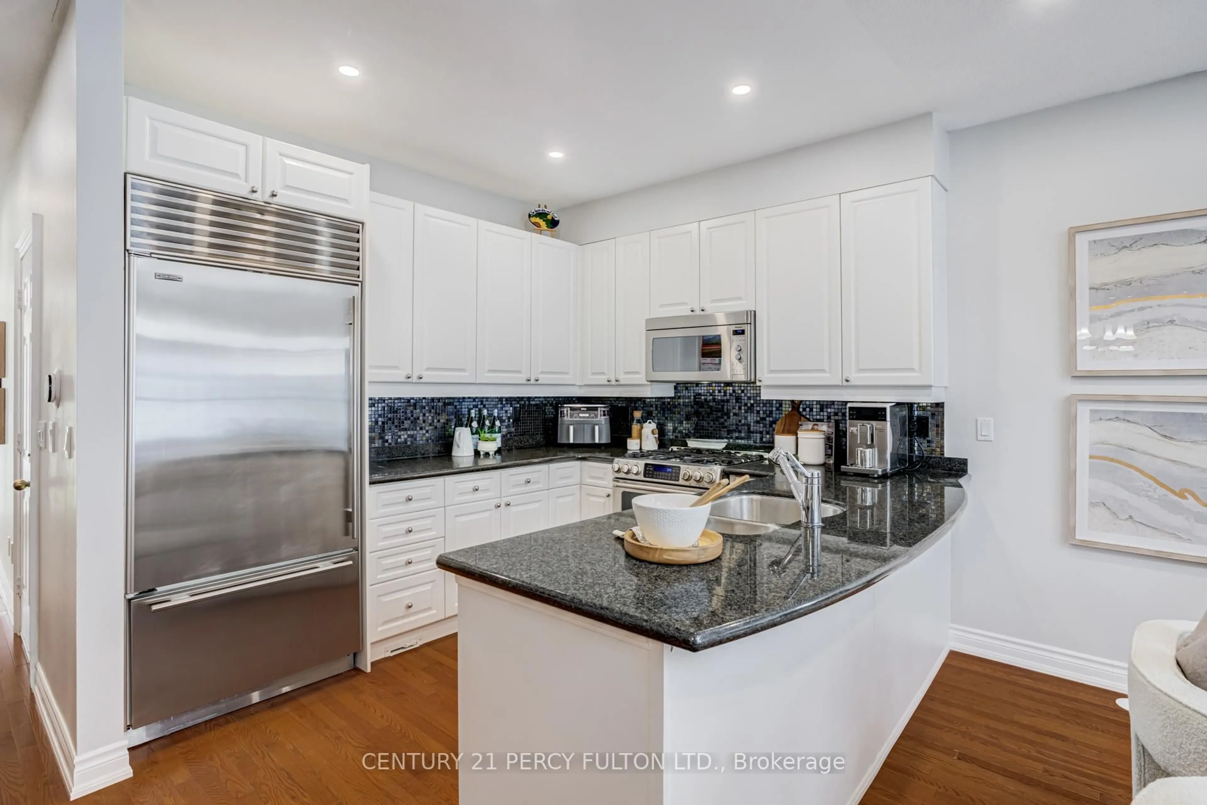 Open concept kitchen, ceramic/tile floor for 1295 Wharf St #3, Pickering Ontario L1W 1A2