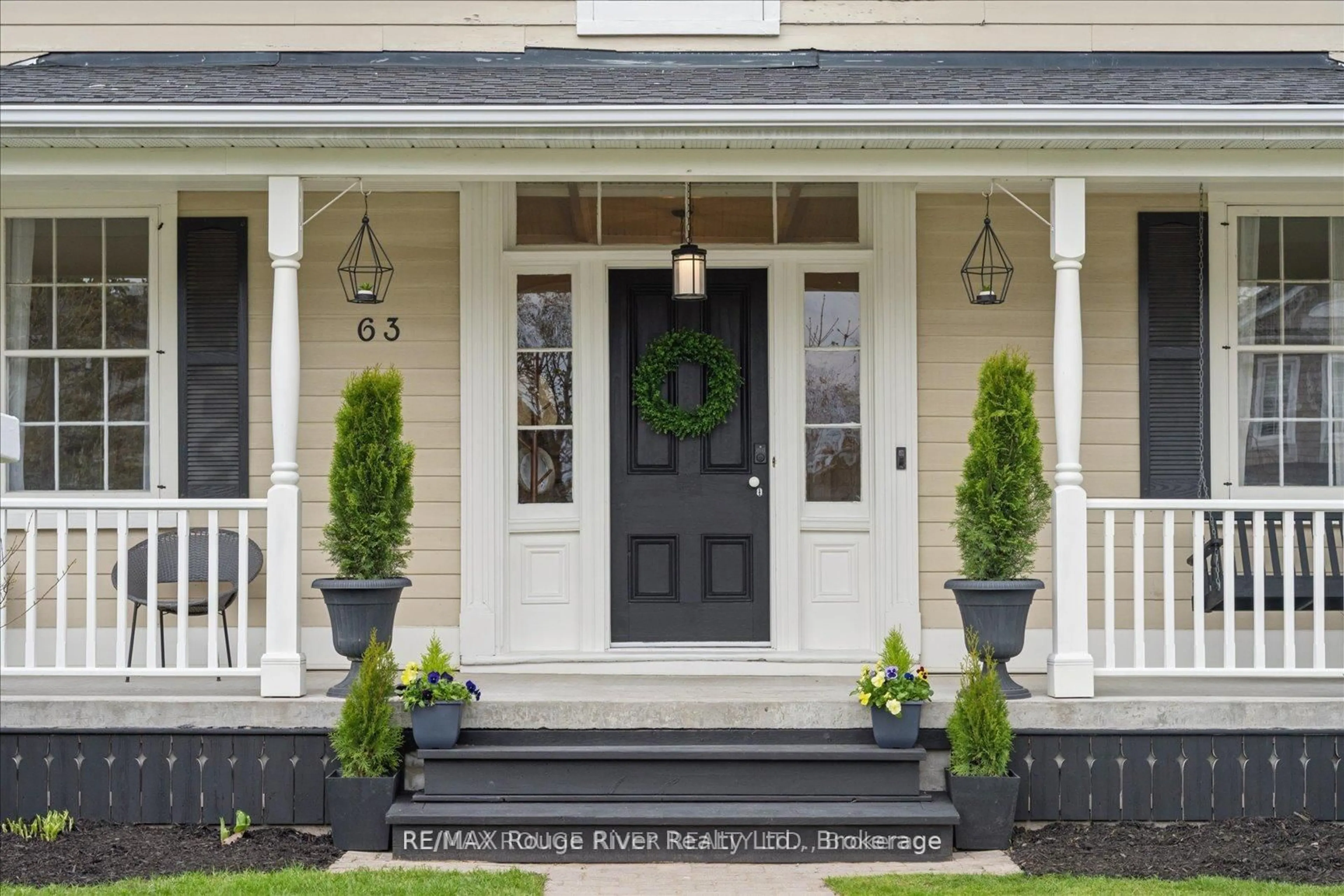 Indoor entryway for 63 Downey Dr, Whitby Ontario L1M 1J2