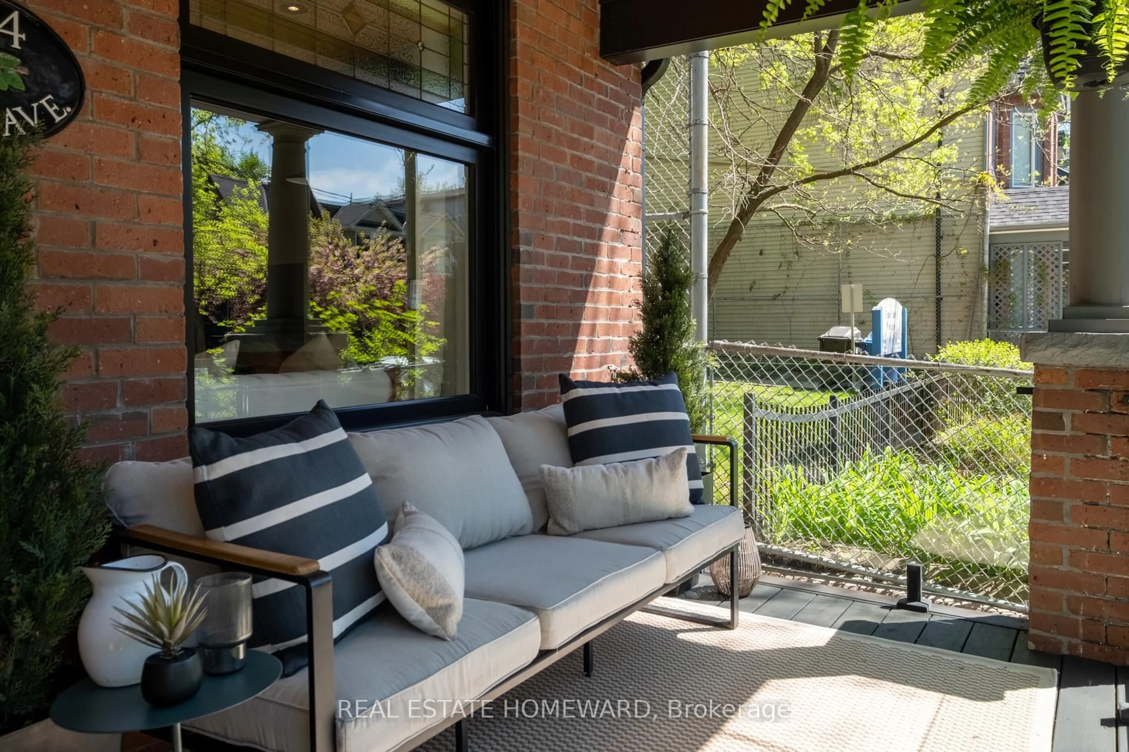 Patio, unknown for 204 Bain Ave, Toronto Ontario M4K 1G1