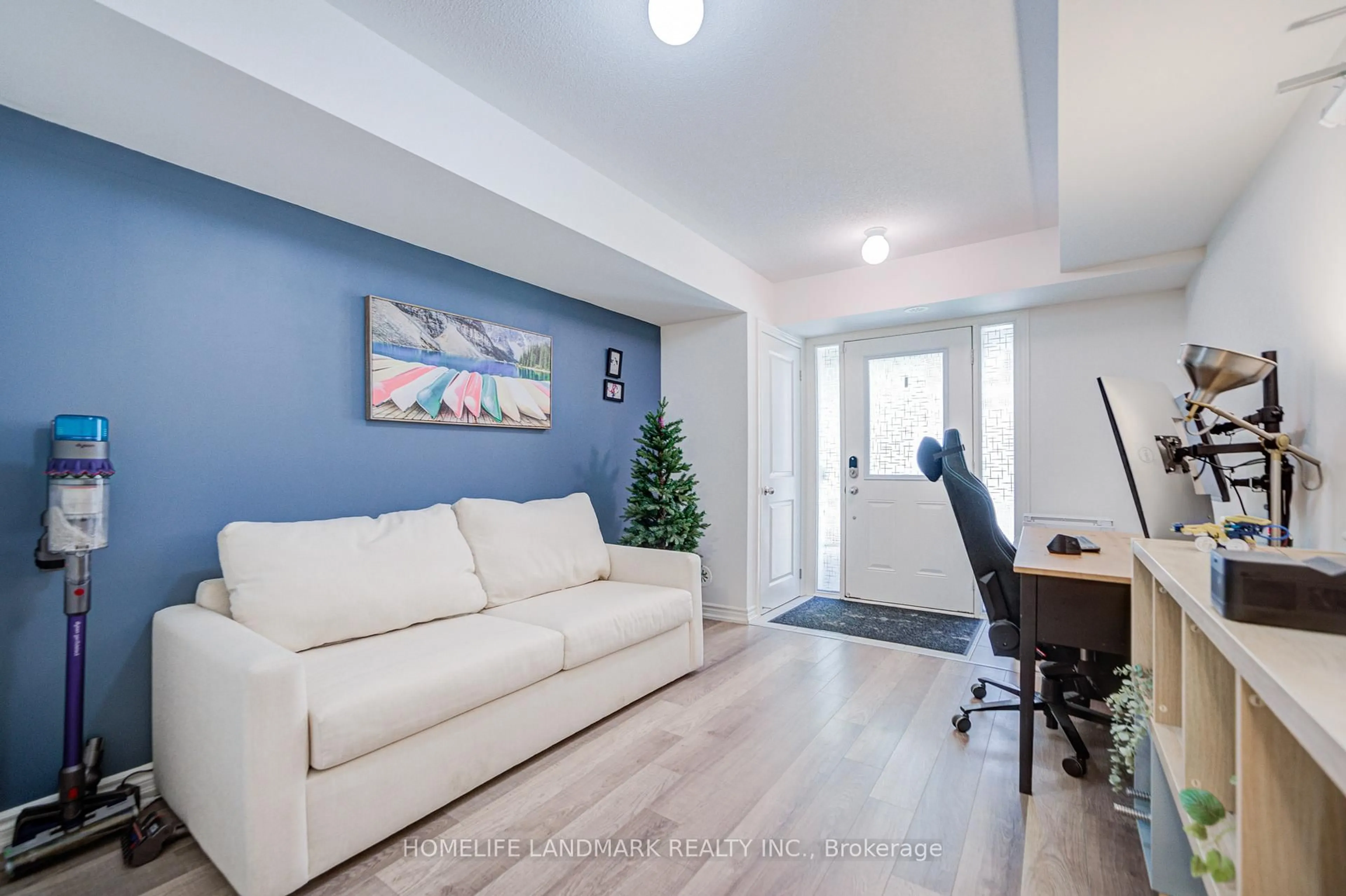 Living room with furniture, unknown for 2576 Ladyfern Crossing, Pickering Ontario L1X 0E6