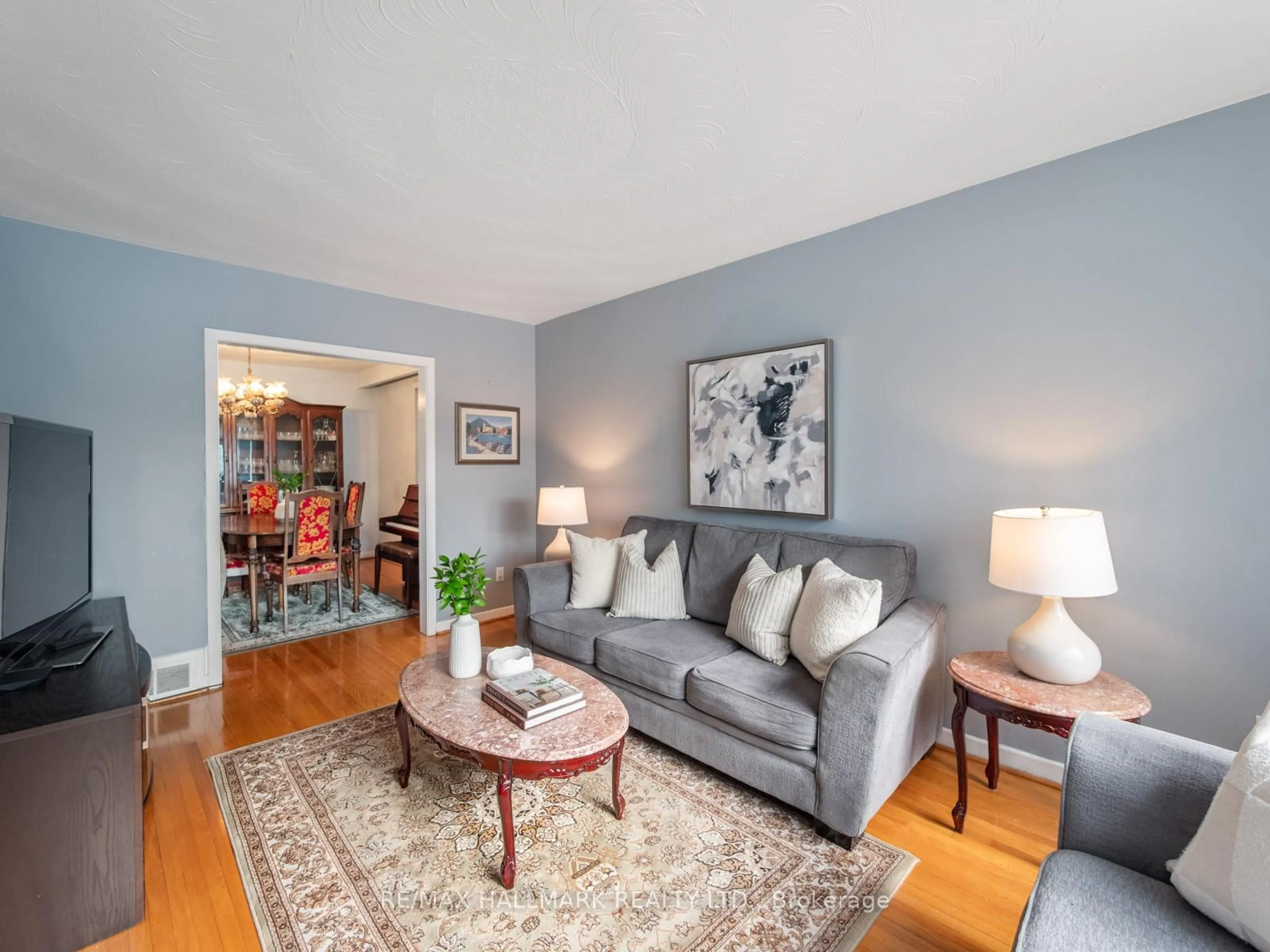 Living room with furniture, unknown for 453 Jones Ave, Toronto Ontario M4J 3G7