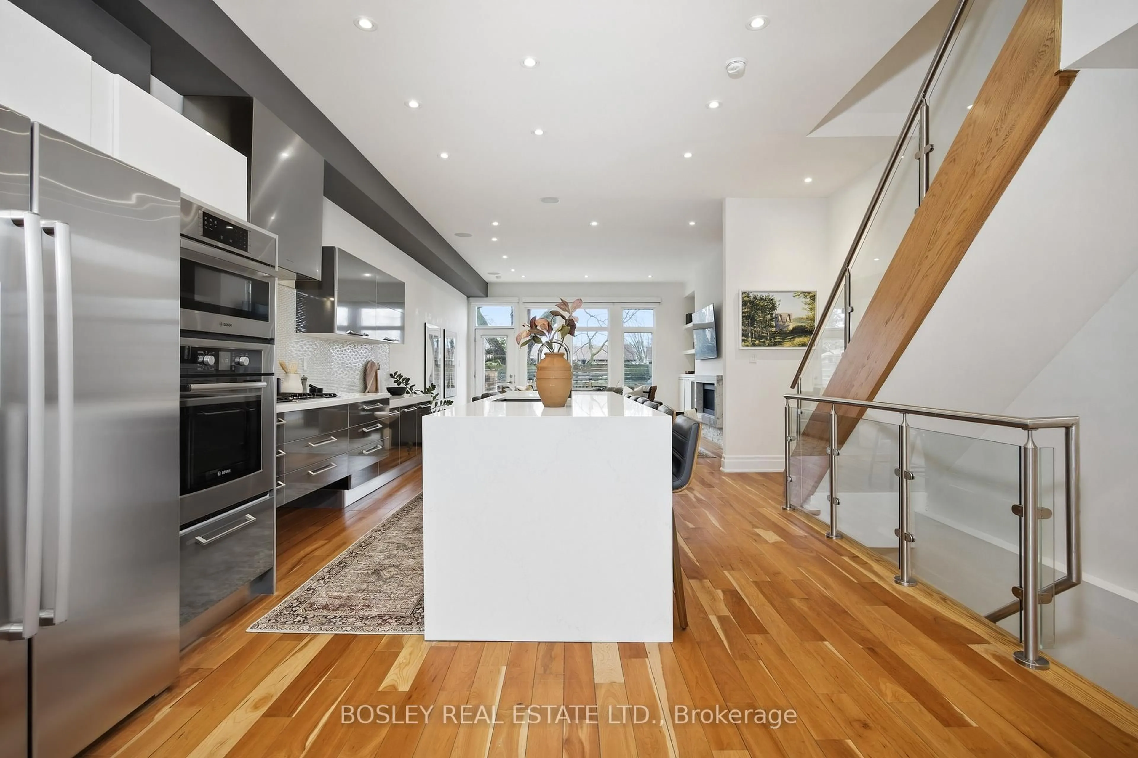 Contemporary kitchen, unknown for 17 Vince Ave, Toronto Ontario M4L 0A6