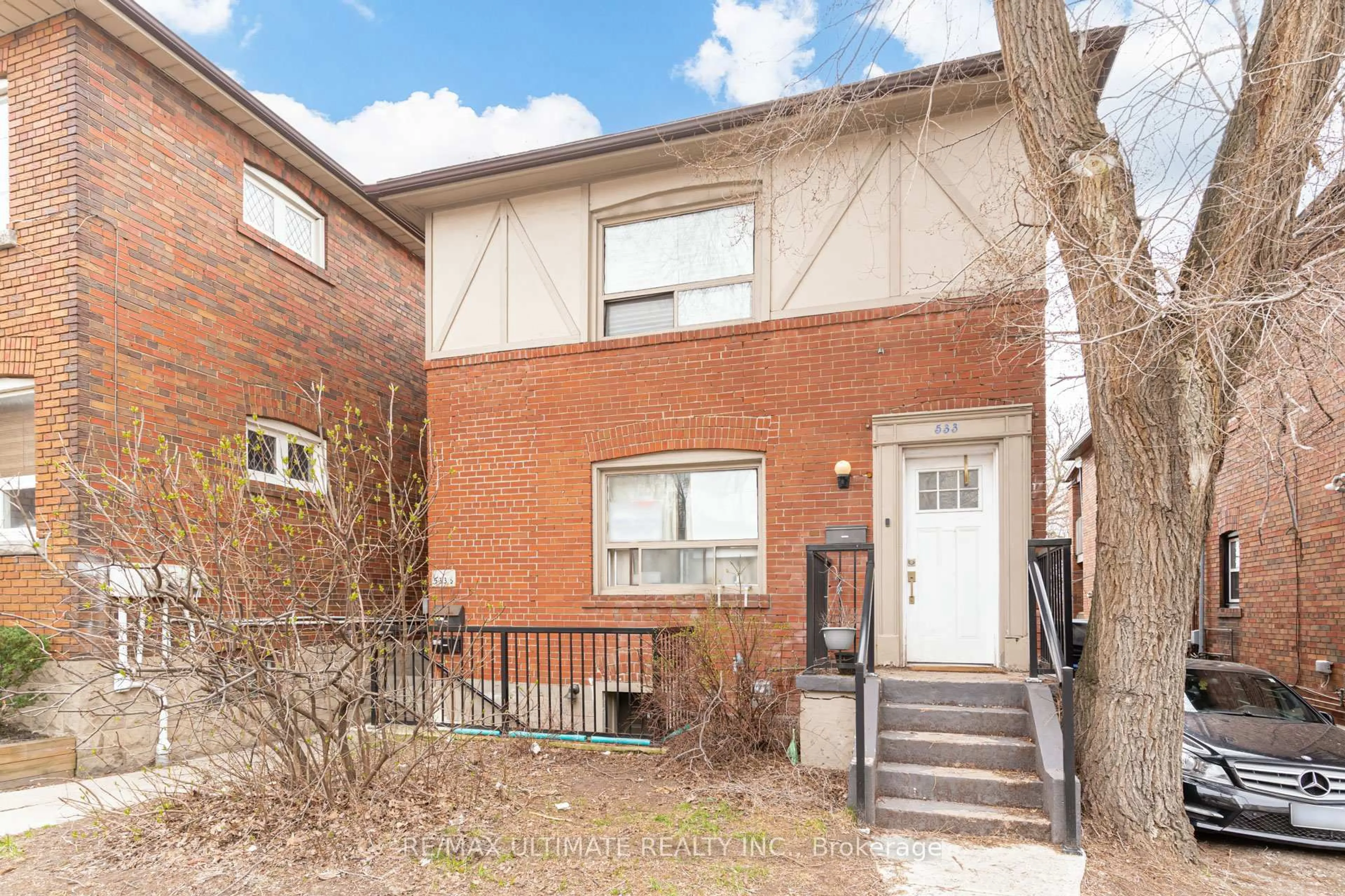 Home with brick exterior material, street for 533 Kingston Rd, Toronto Ontario M4L 1V5