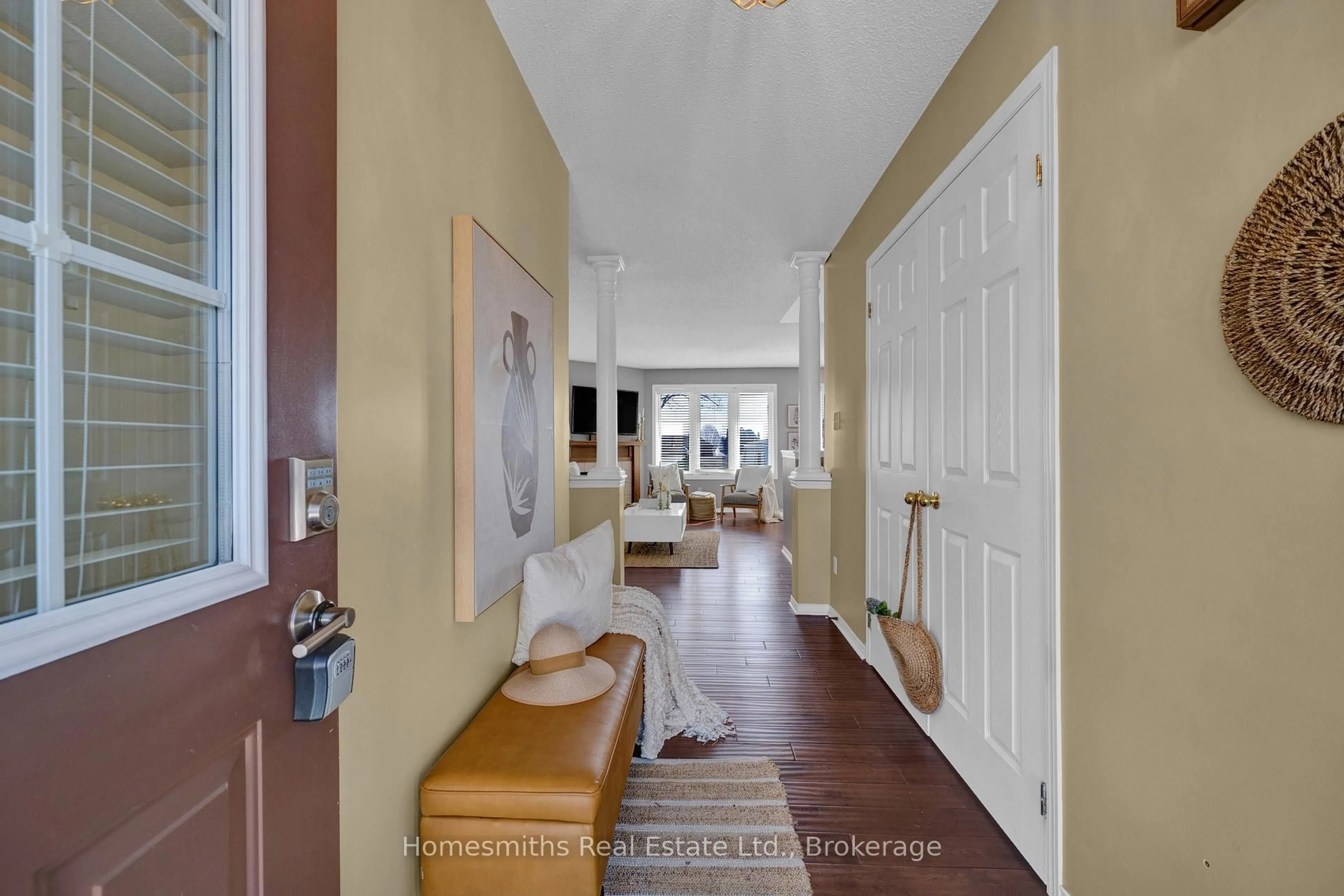 Indoor entryway for 89A Wilmot Tr, Clarington Ontario L1B 1B8