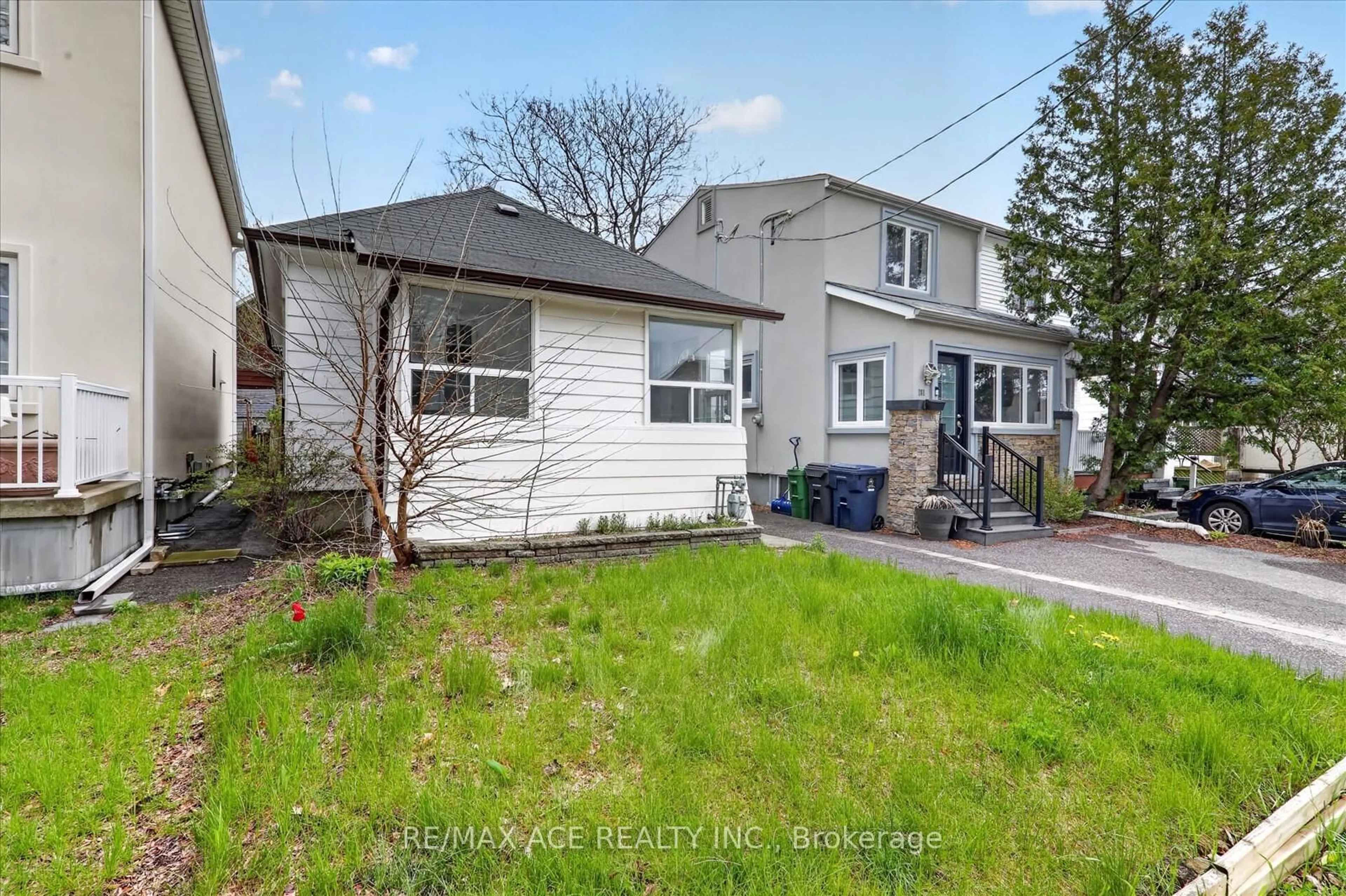 A pic from outside/outdoor area/front of a property/back of a property/a pic from drone, street for 183 Glebemount Ave, Toronto Ontario M4C 3S9