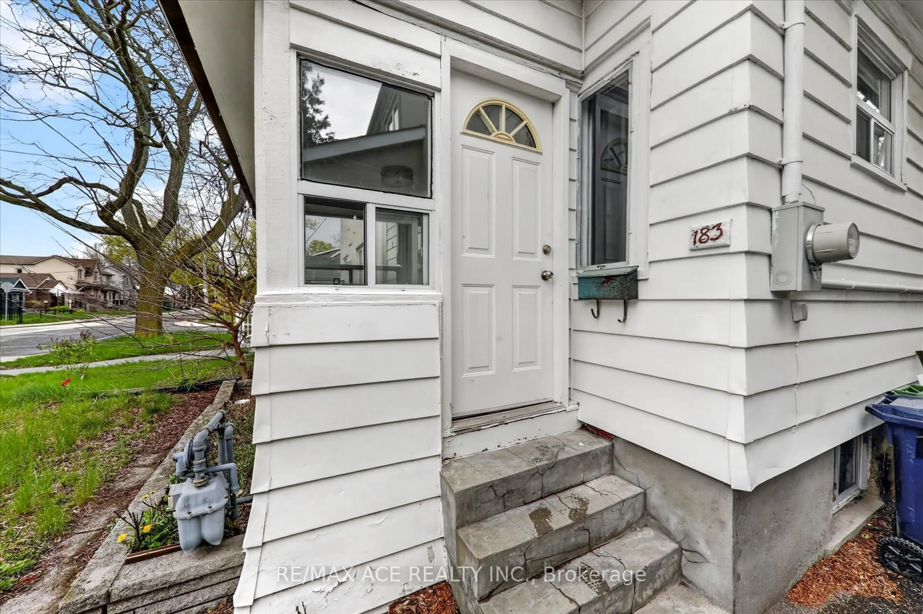 Unknown for 183 Glebemount Ave, Toronto Ontario M4C 3S9