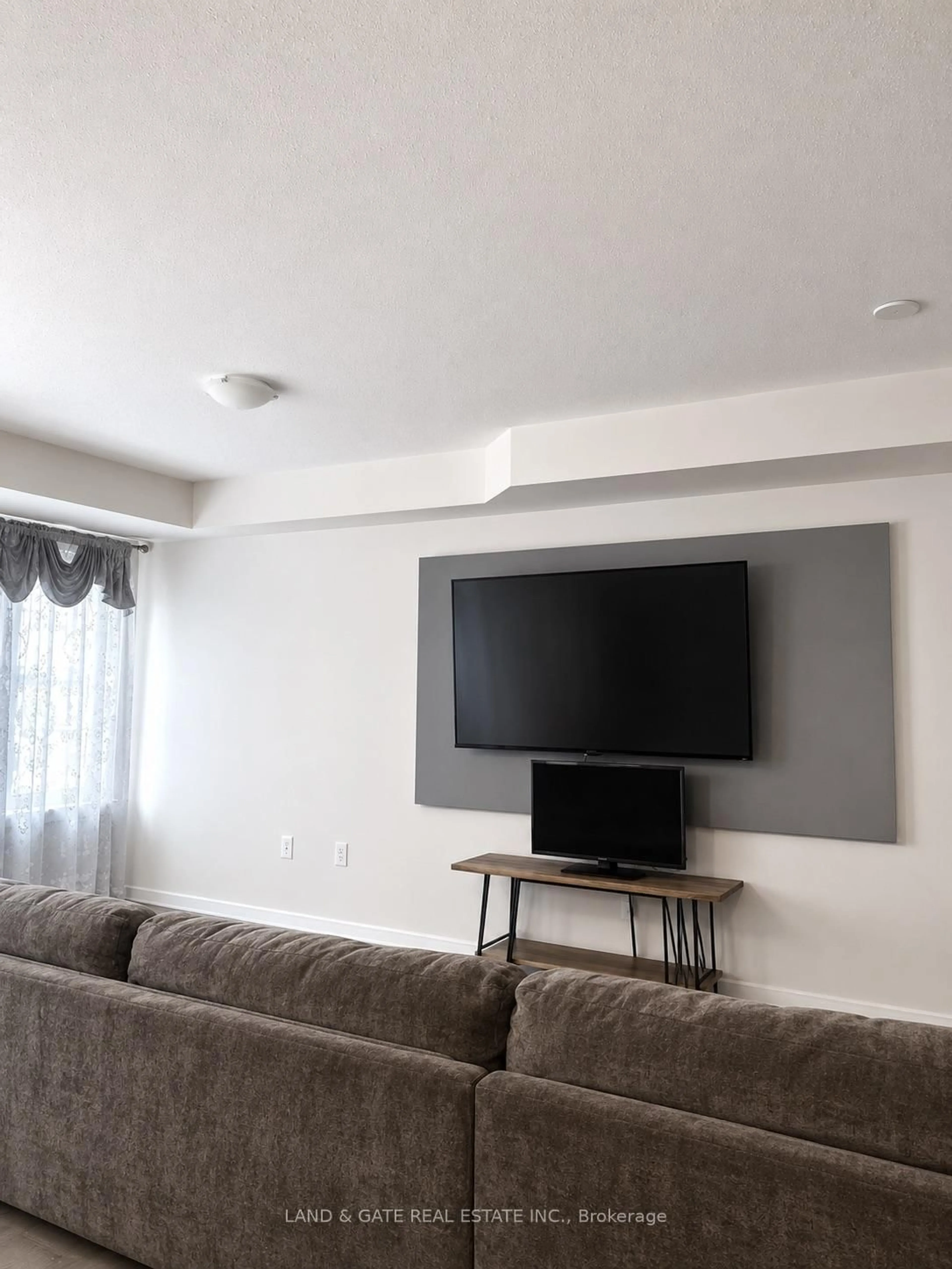 Home theater for 2488 Bromus Path, Oshawa Ontario L1L 0K7