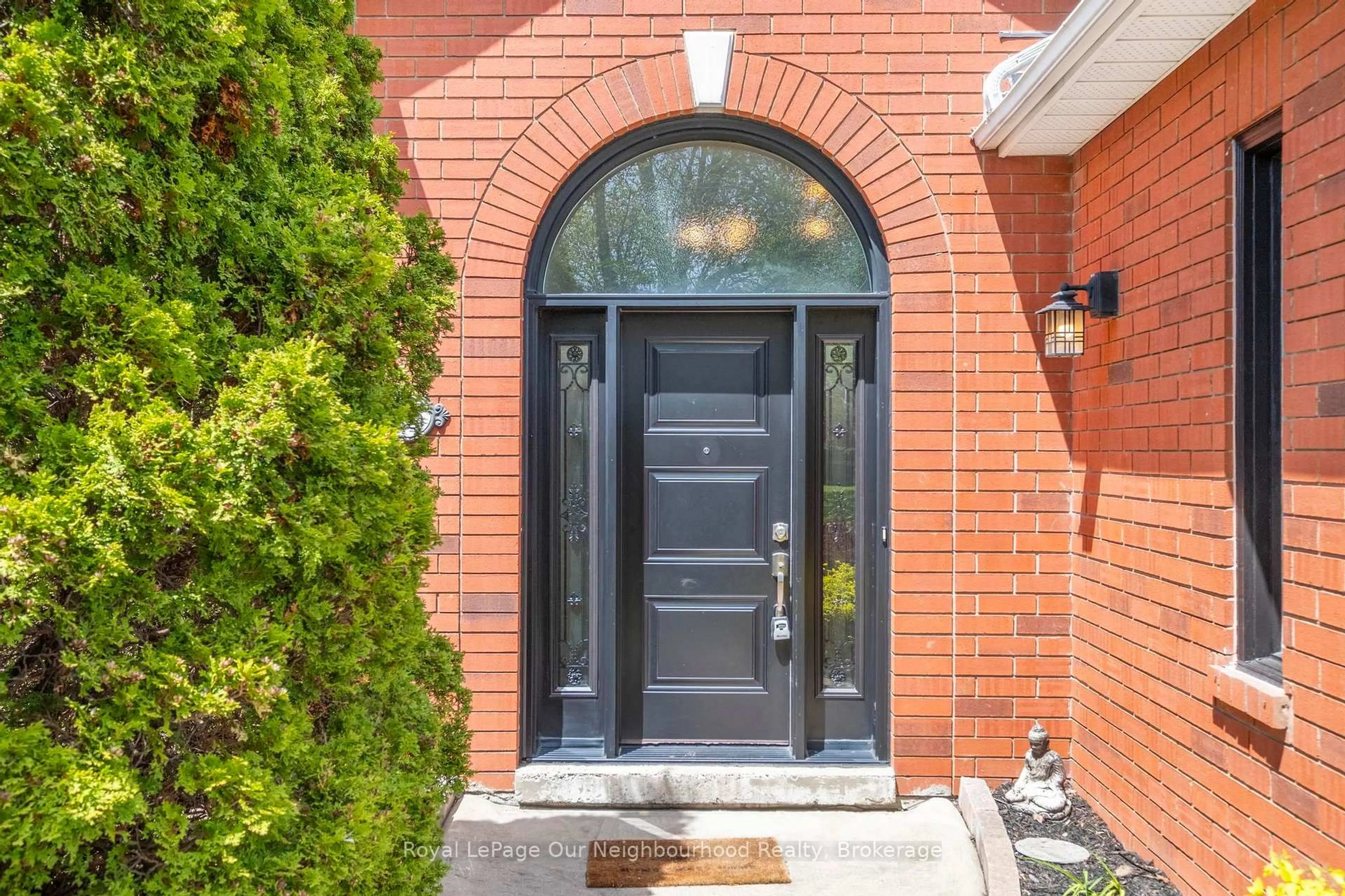 Unknown for 105 Parnell Cres, Whitby Ontario L1R 1X1