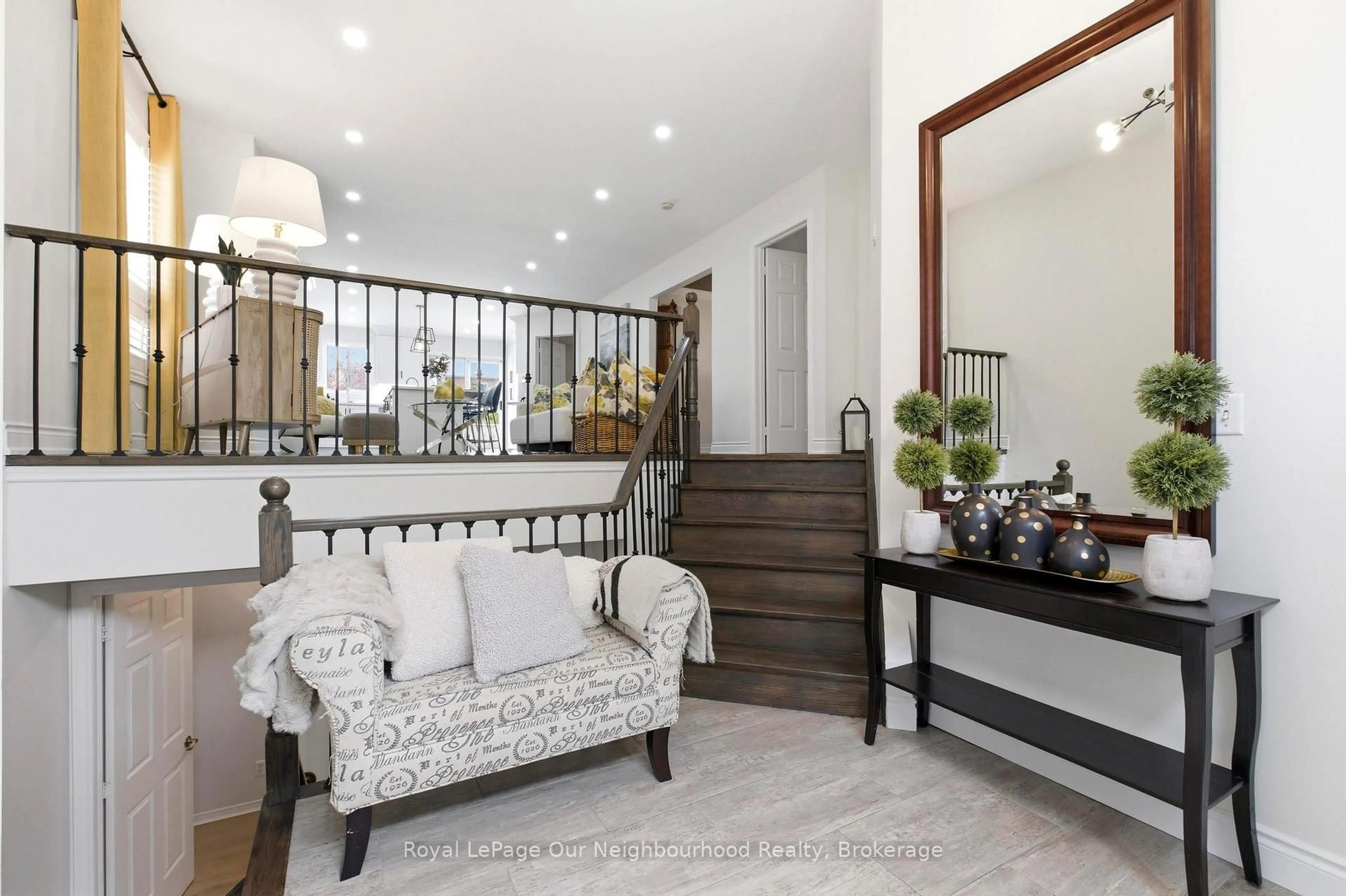 Indoor entryway for 105 Parnell Cres, Whitby Ontario L1R 1X1