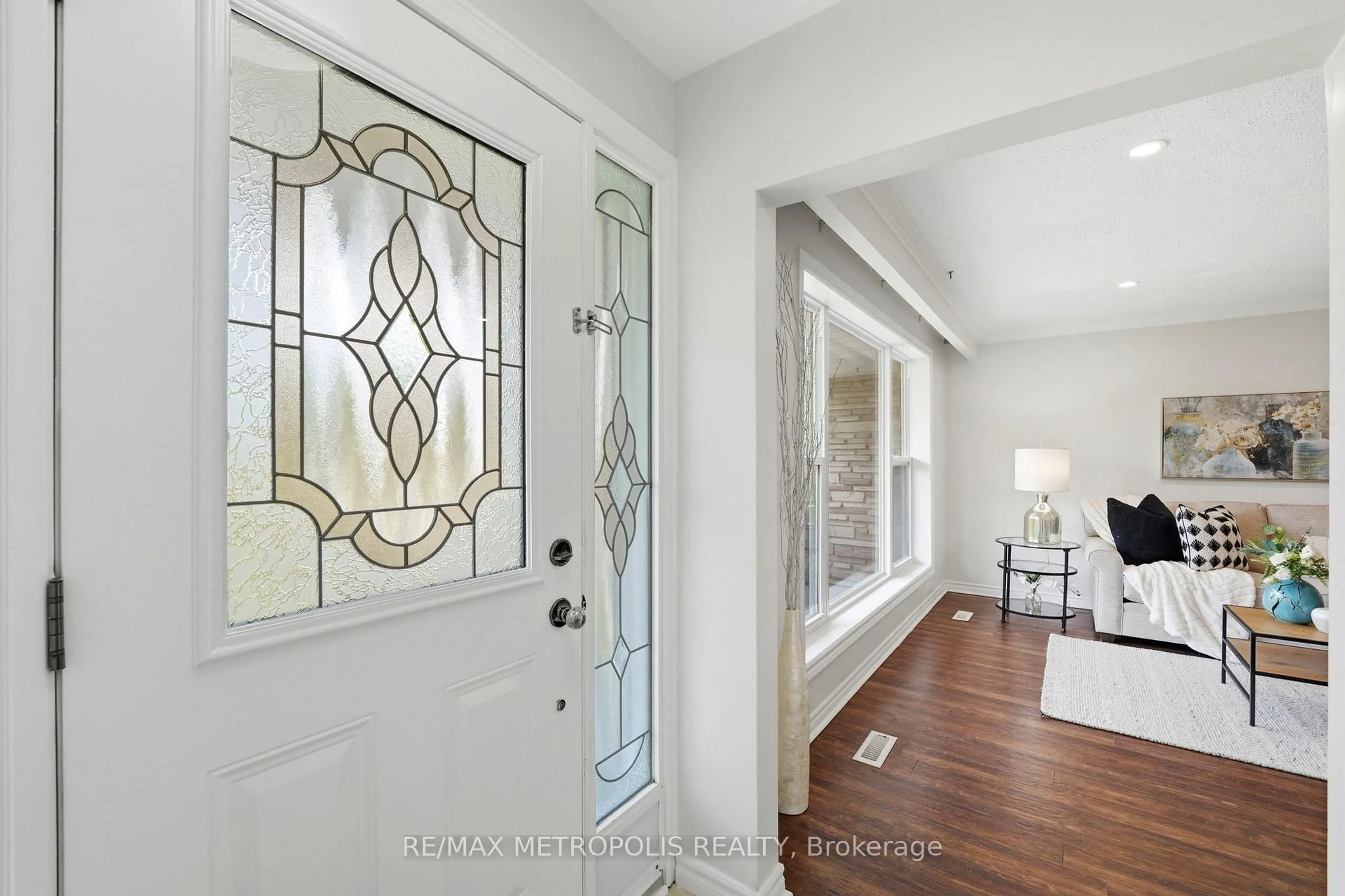 Indoor entryway for 23 Lochleven Dr, Toronto Ontario M1M 3R9