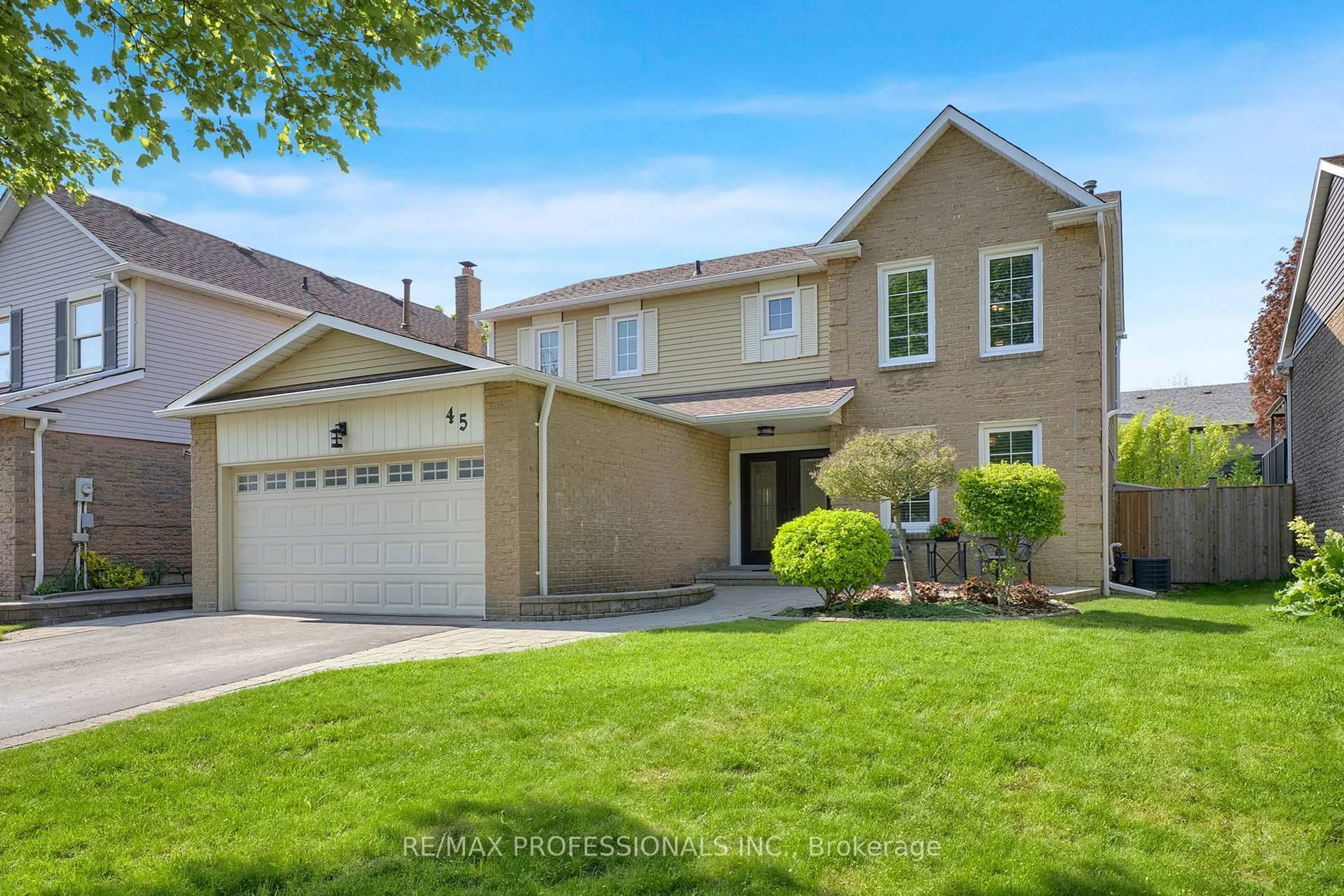 Home with vinyl exterior material, street for 45 Resolute Cres, Whitby Ontario L1P 1G9