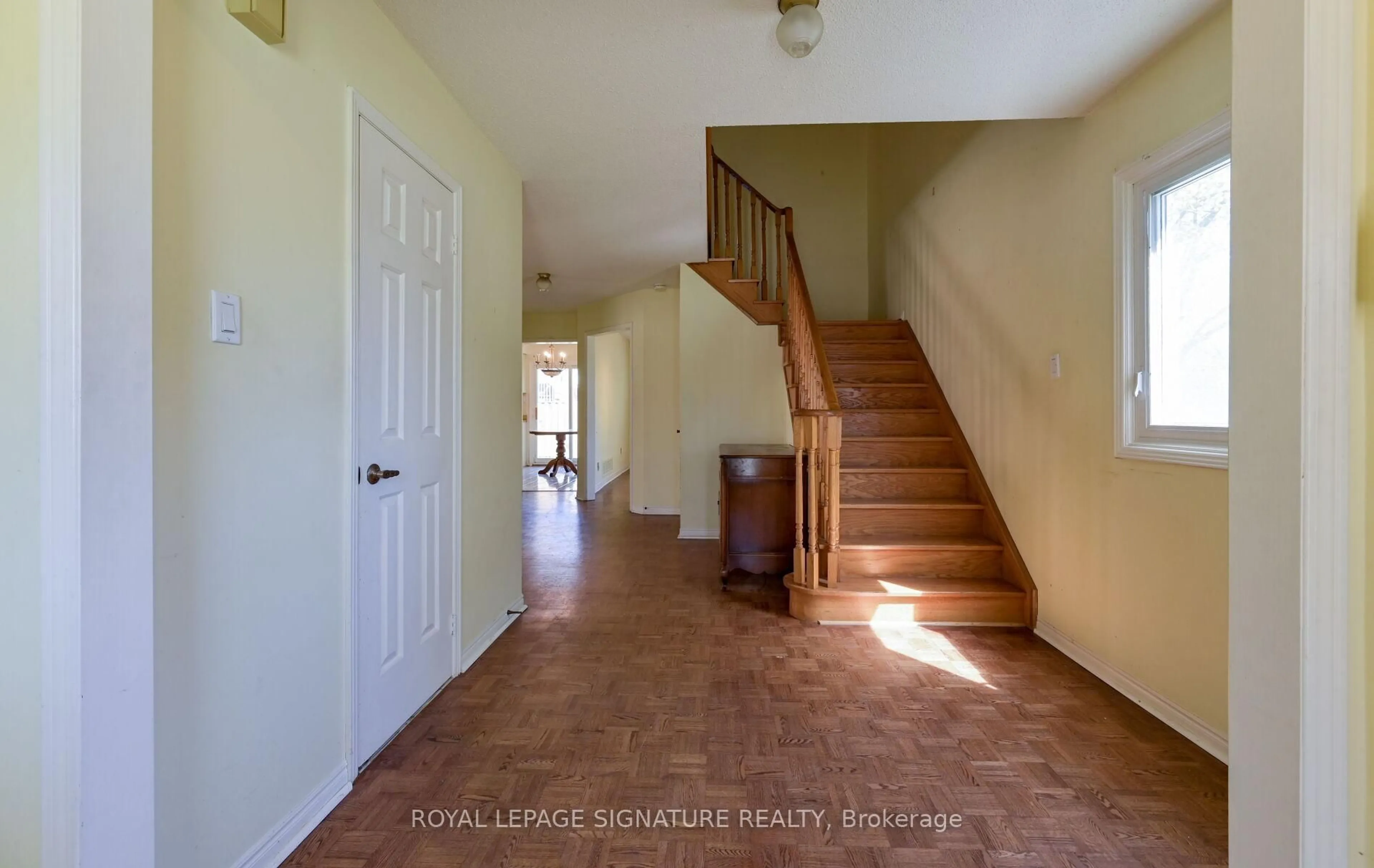 Indoor entryway for 2 Danjohn Cres, Toronto Ontario M1V 3N3