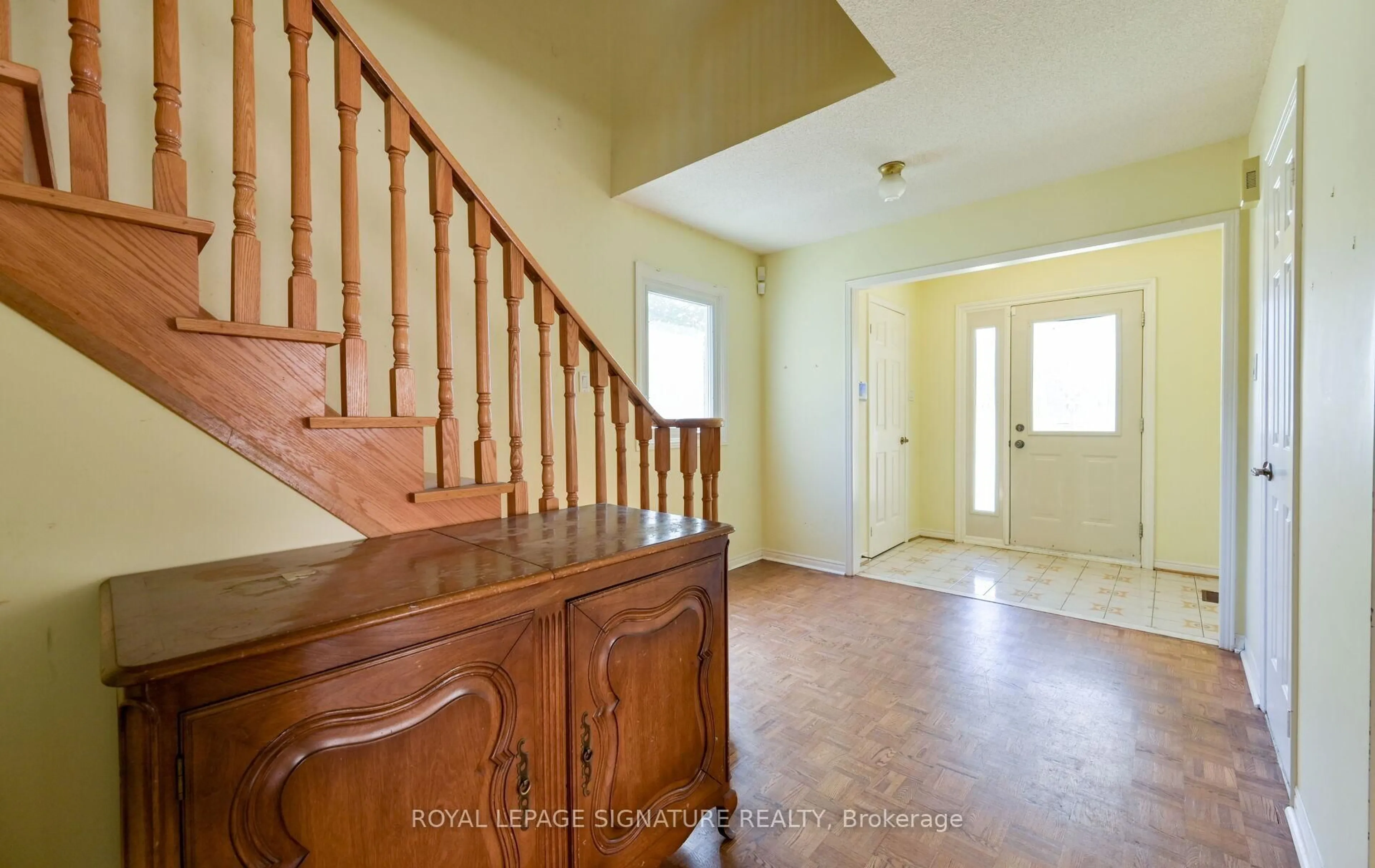 Indoor entryway for 2 Danjohn Cres, Toronto Ontario M1V 3N3
