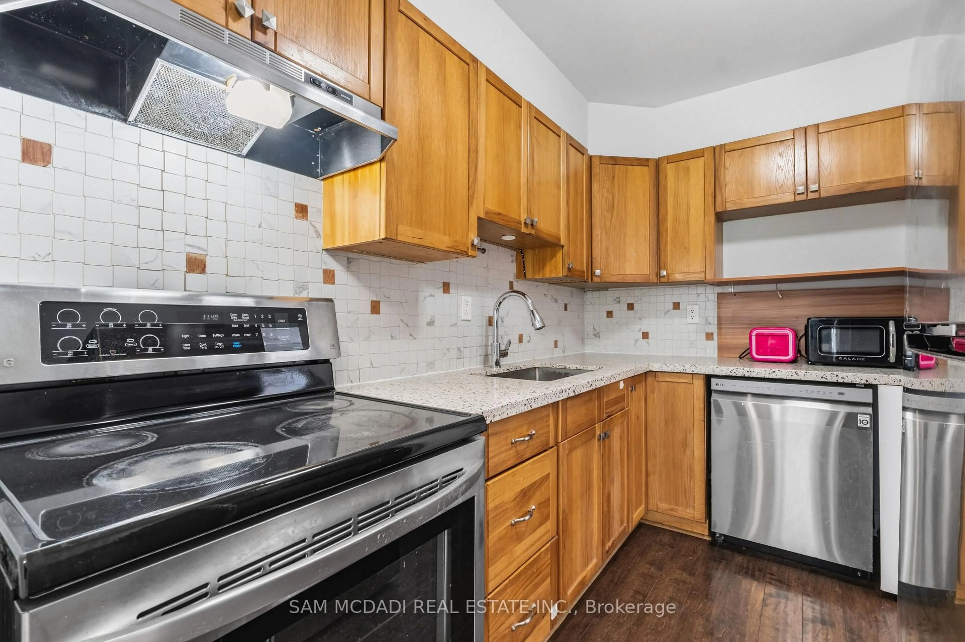 Standard kitchen, unknown for 250 Orton Pk Rd #25, Toronto Ontario M1G 3T6