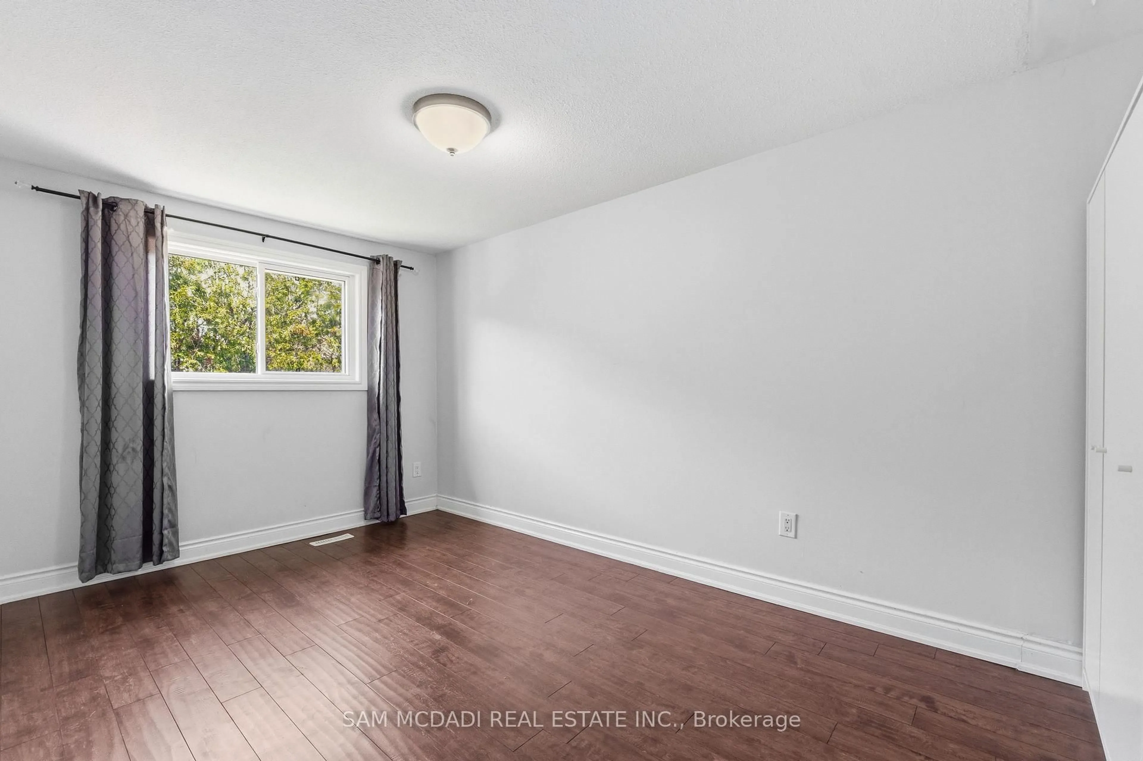 A pic of a room for 250 Orton Pk Rd #25, Toronto Ontario M1G 3T6