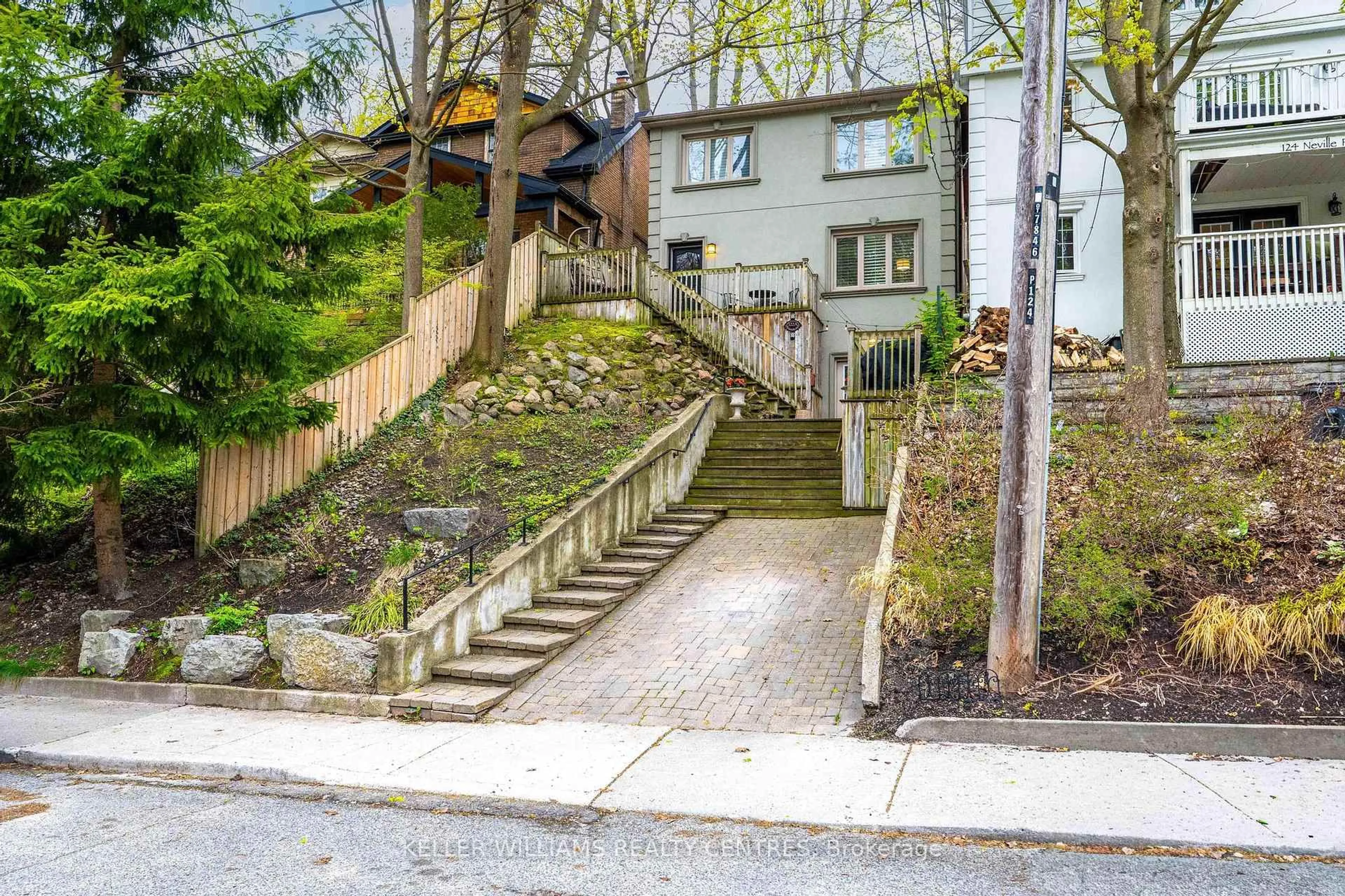 Stairs for 122A Neville Park Blvd, Toronto Ontario M4E 3P8