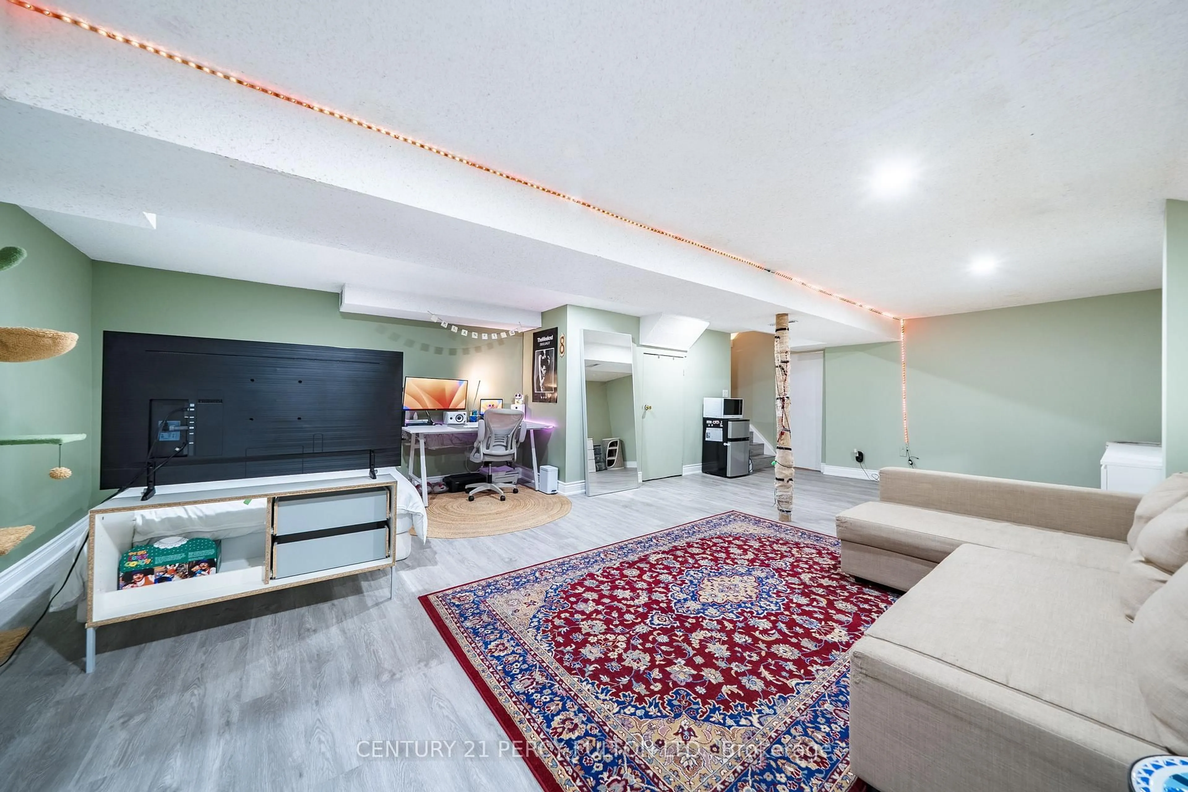 Unknown for 49 Croach Cres, Toronto Ontario M1S 4H9