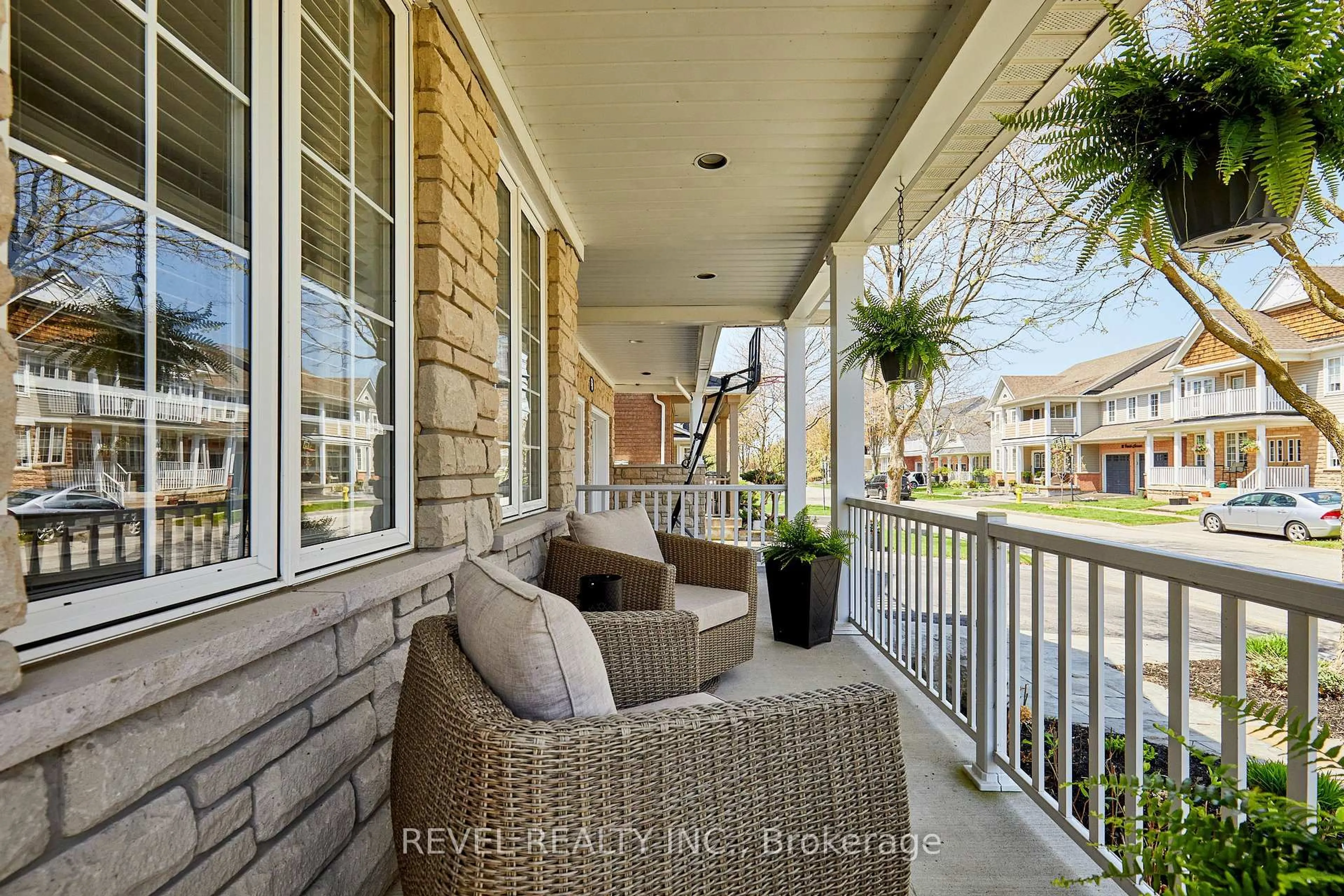 Patio, water/lake/river/ocean view for 21 Parish Ave, Ajax Ontario L1Z 1N2