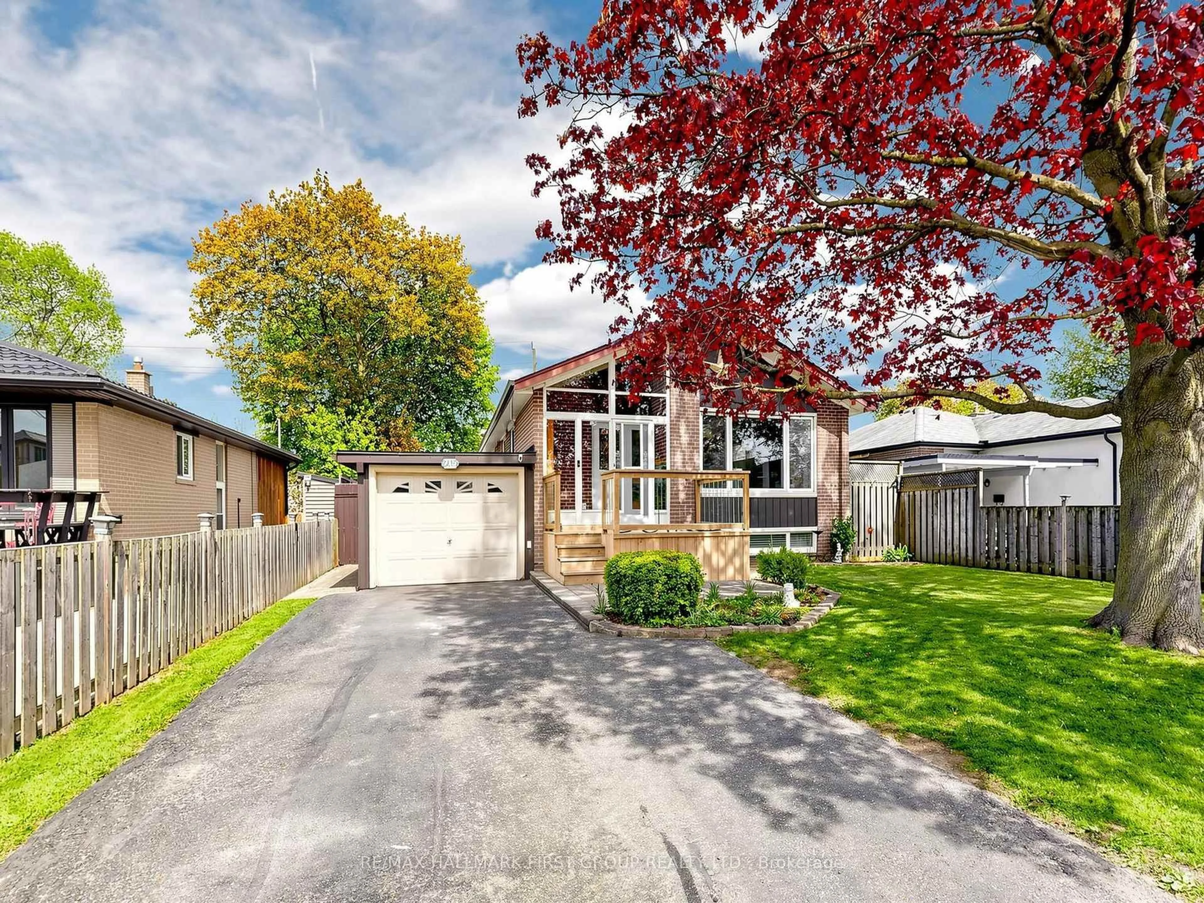 Unknown for 715 Lublin Ave, Pickering Ontario L1W 1Z1