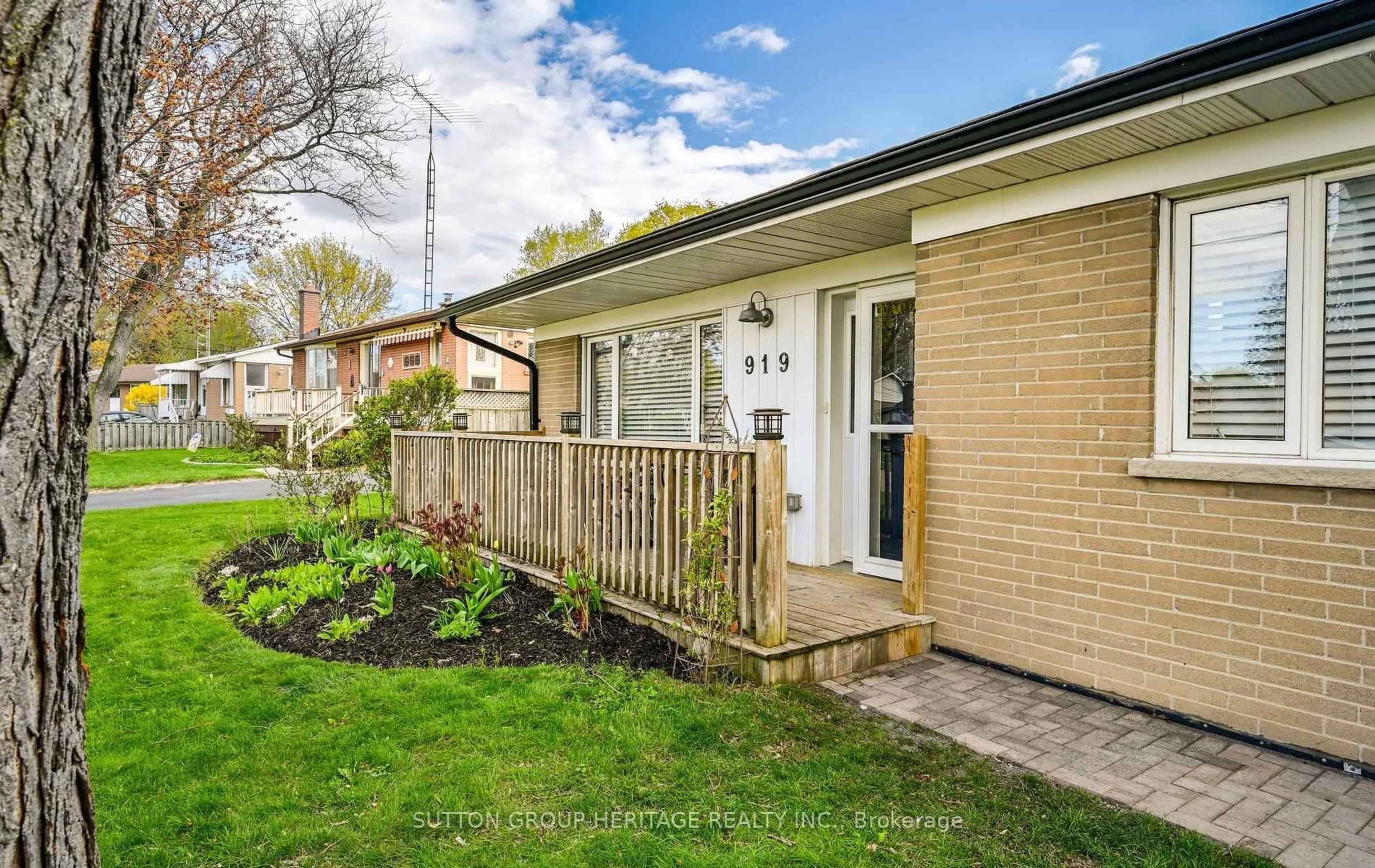 Unknown for 919 Bayview Ave, Whitby Ontario L1N 1E2