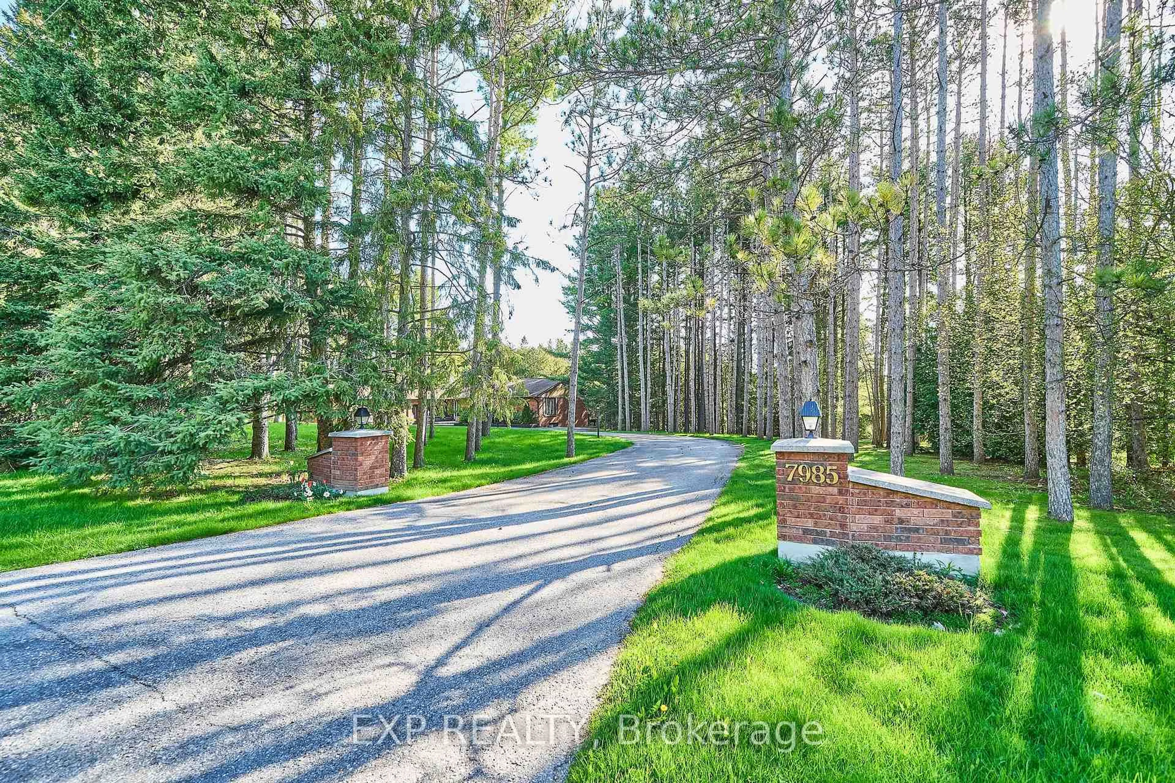 Unknown for 7985 Cedarbrook Tr, Whitby Ontario L1M 1L9
