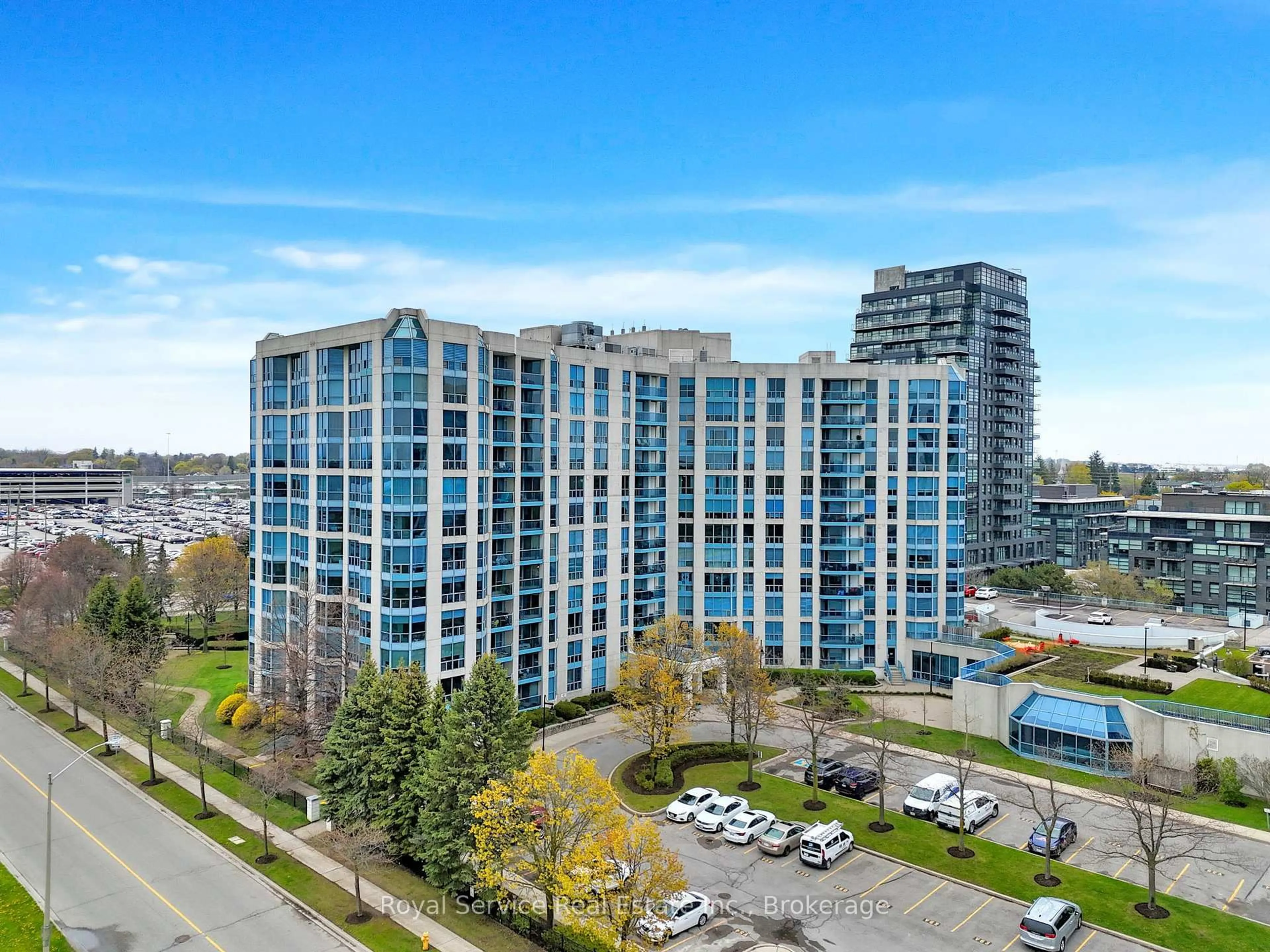 A pic from outside/outdoor area/front of a property/back of a property/a pic from drone, city buildings view from balcony for 360 Watson St #910, Whitby Ontario L1N 9G2