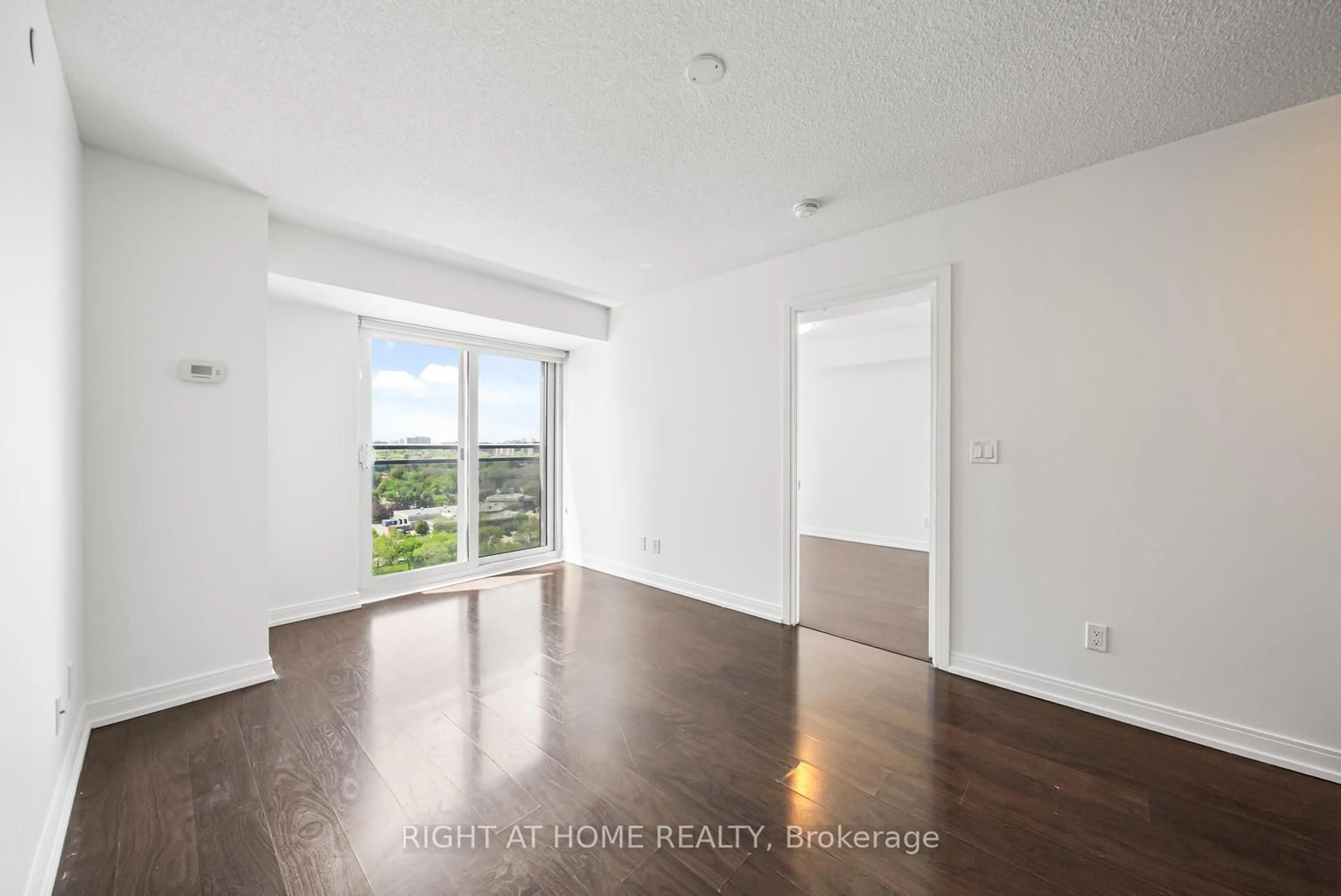 A pic of a room for 255 Village Green Sq #1505, Toronto Ontario M1S 0L7