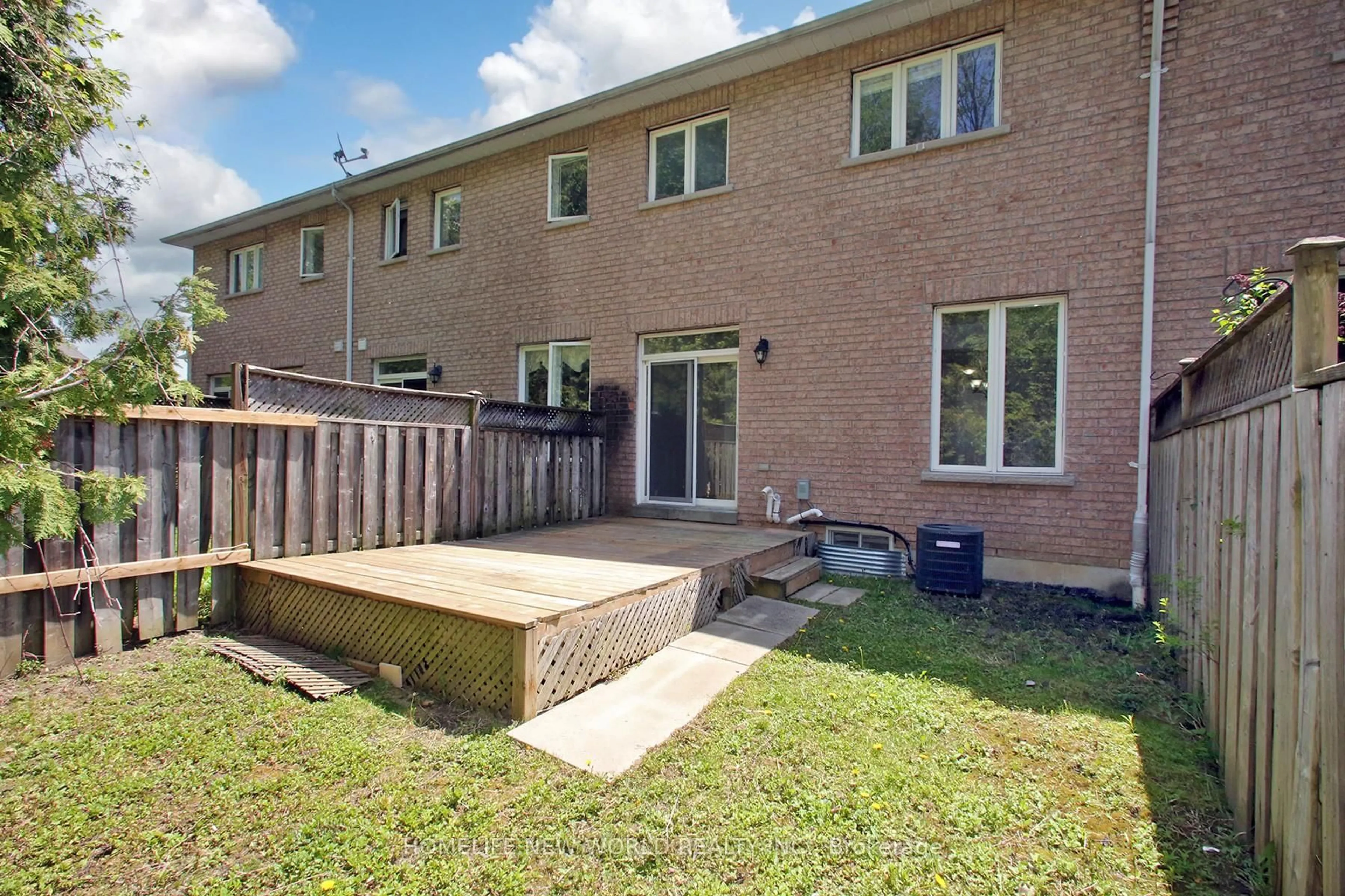 Patio, street for 362 Strouds Lane, Pickering Ontario L1V 7J2