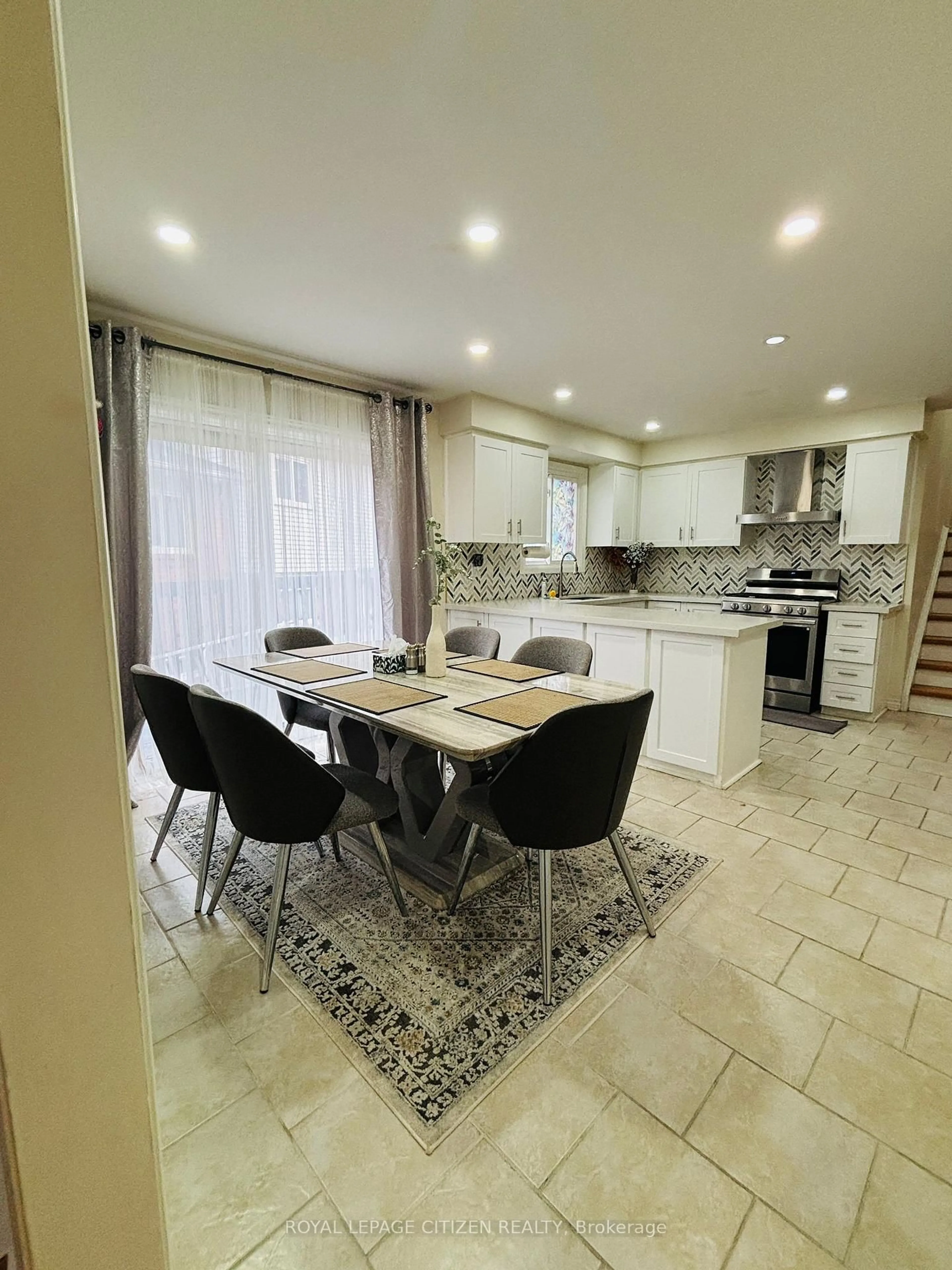 Open concept kitchen, ceramic/tile floor for 229 Glen Hill Dr, Whitby Ontario L1N 7J5