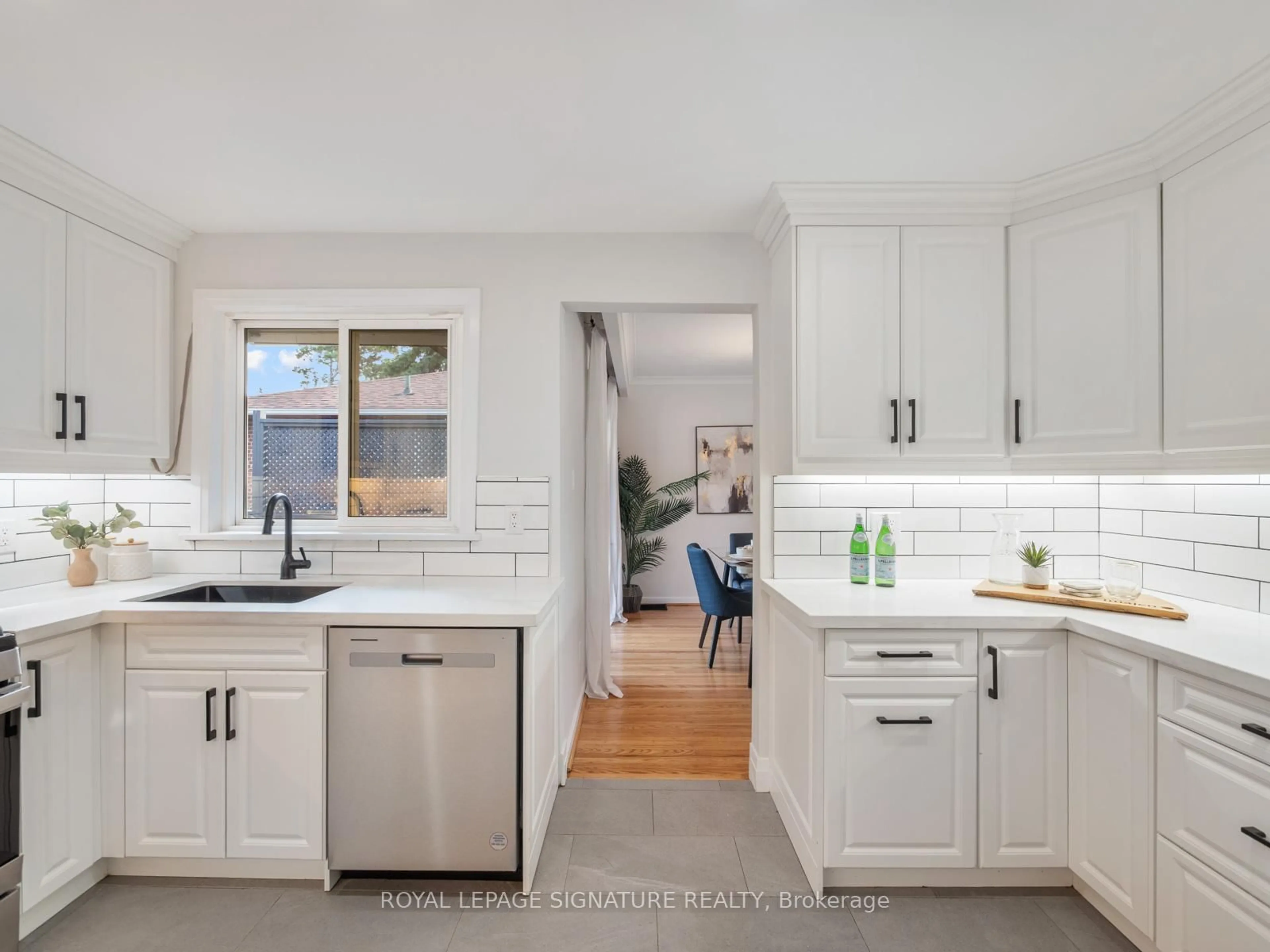 Open concept kitchen, ceramic/tile floor for 31 Birchard St, Toronto Ontario M1T 1Z3